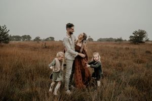 Alle magie die je ziet tijdens een gezellige en ontspannen fotoshoot met de familie. Strabrechtse heide.