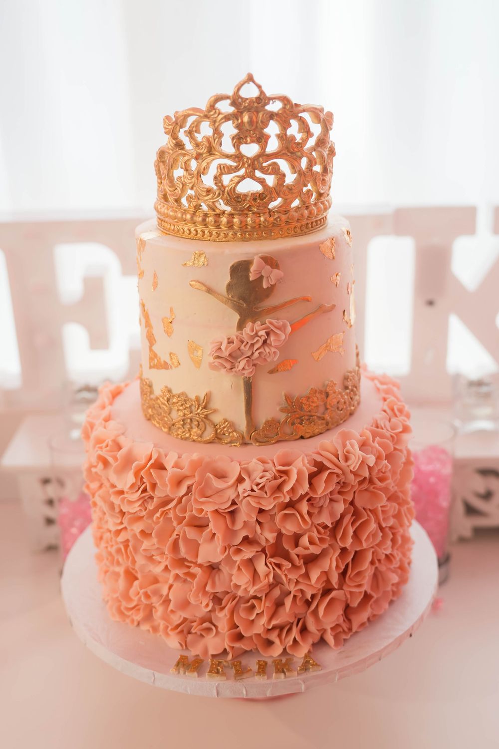 GTA-based photographer specializing in weddings, events, and real, meaningful moments.