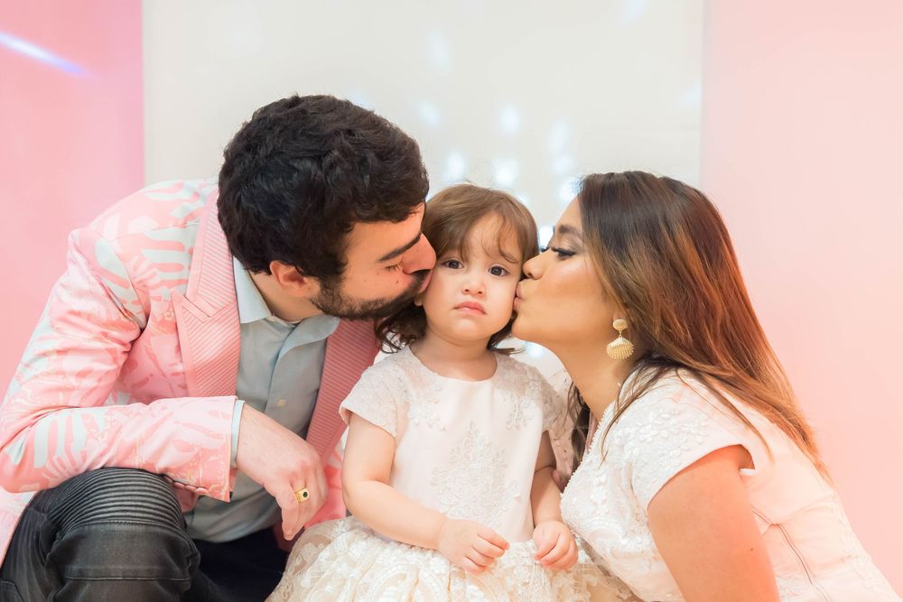 GTA-based photographer specializing in weddings, events, and real, meaningful moments.