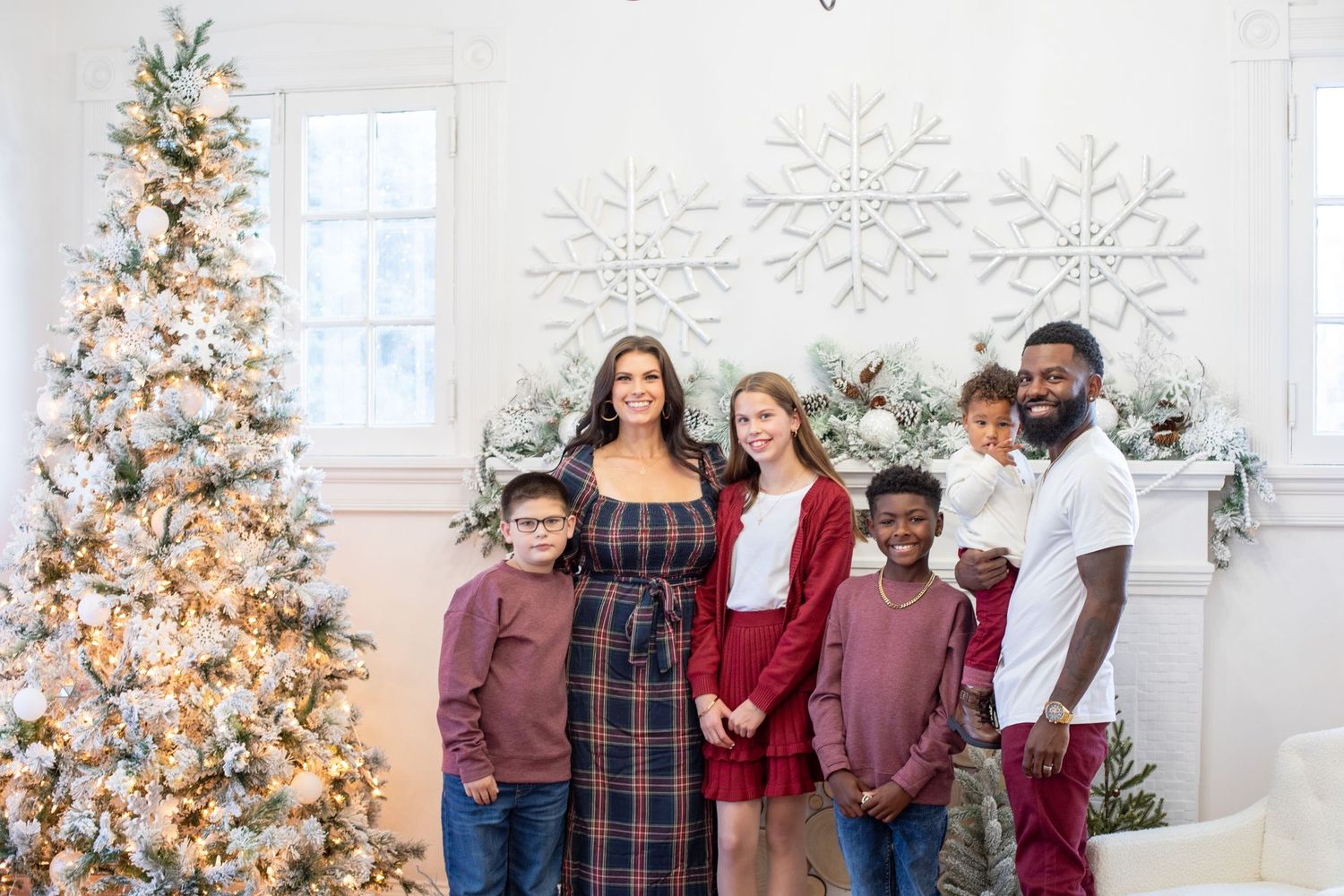 christmas seasonal holiday photoshoots luxury high end beautiful photos quick turn around retouched crisp true to color editing cincinnati