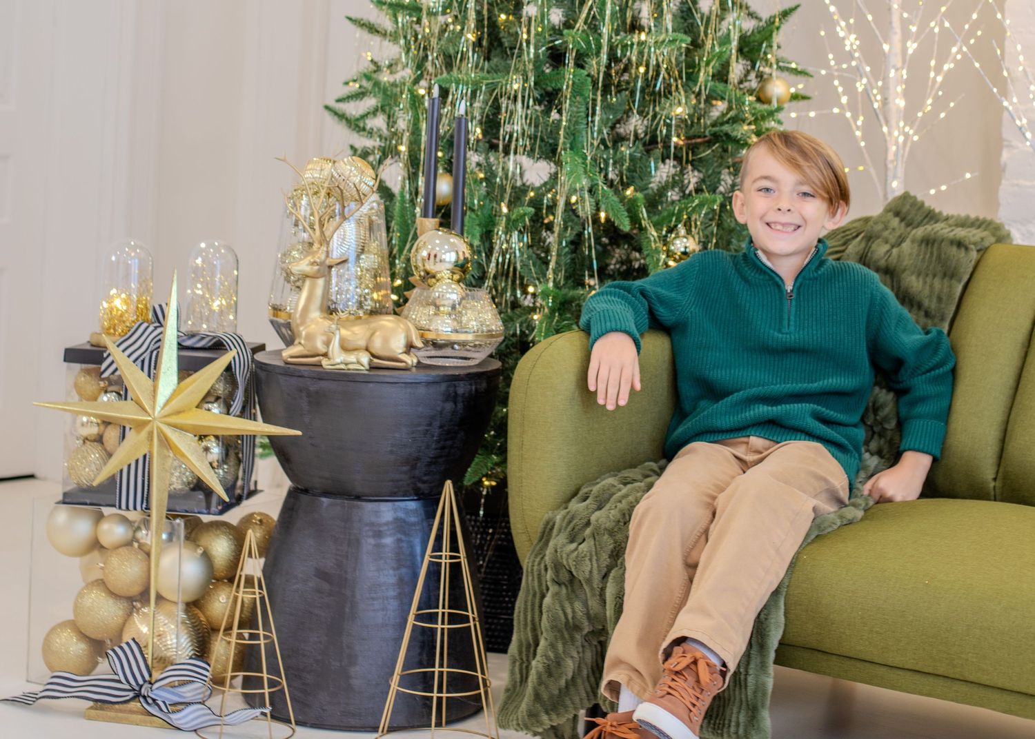 christmas seasonal holiday photoshoots luxury high end beautiful photos quick turn around retouched crisp true to color editing cincinnati