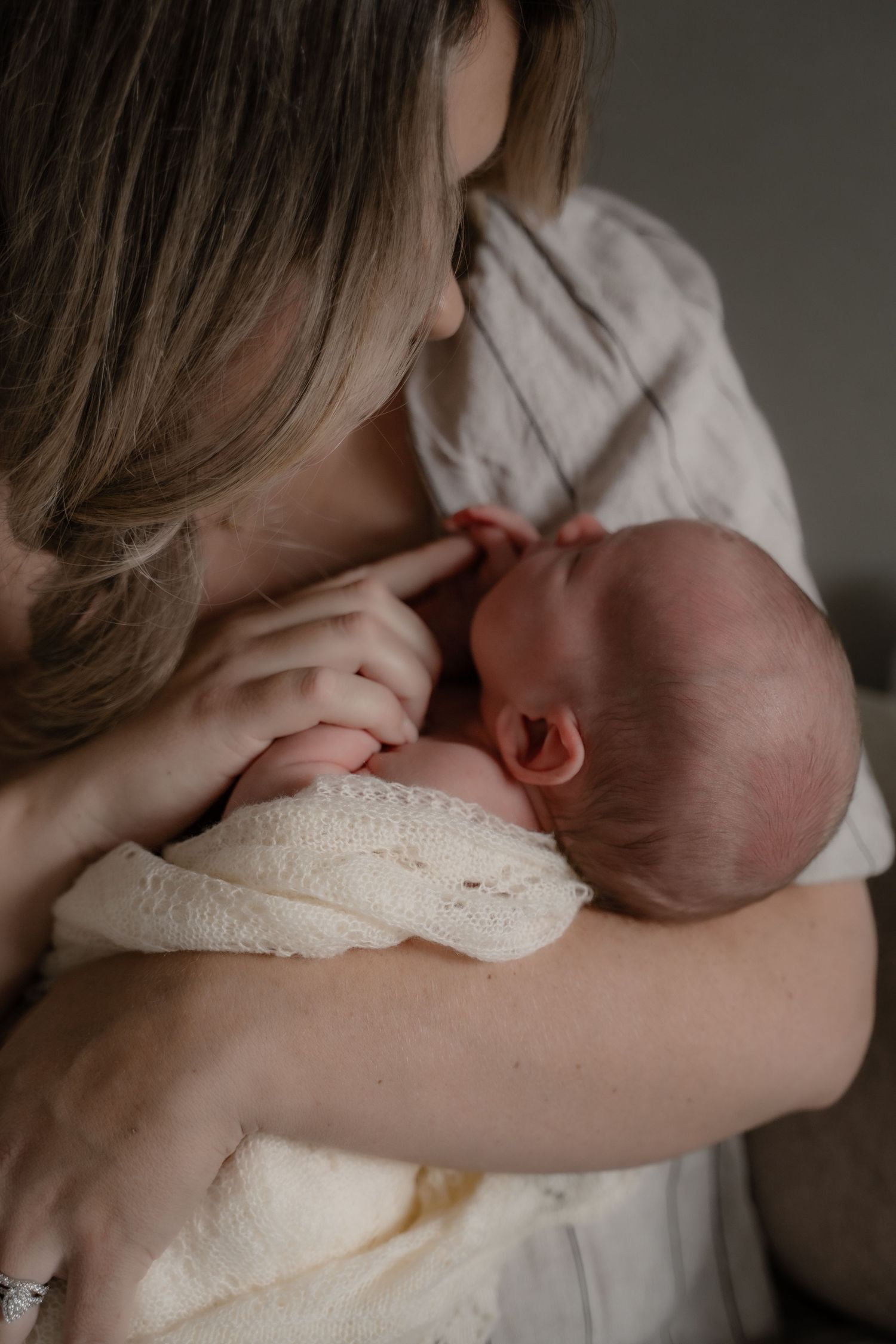 natural-newborn-photographer-derbyshire-at-home.jpg