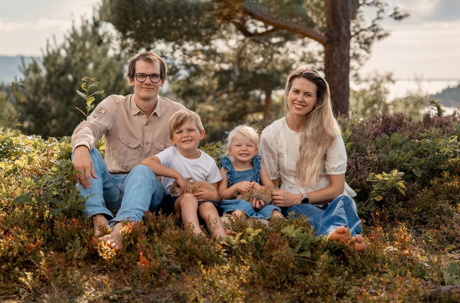 Flott familie i naturens galleri på Fister