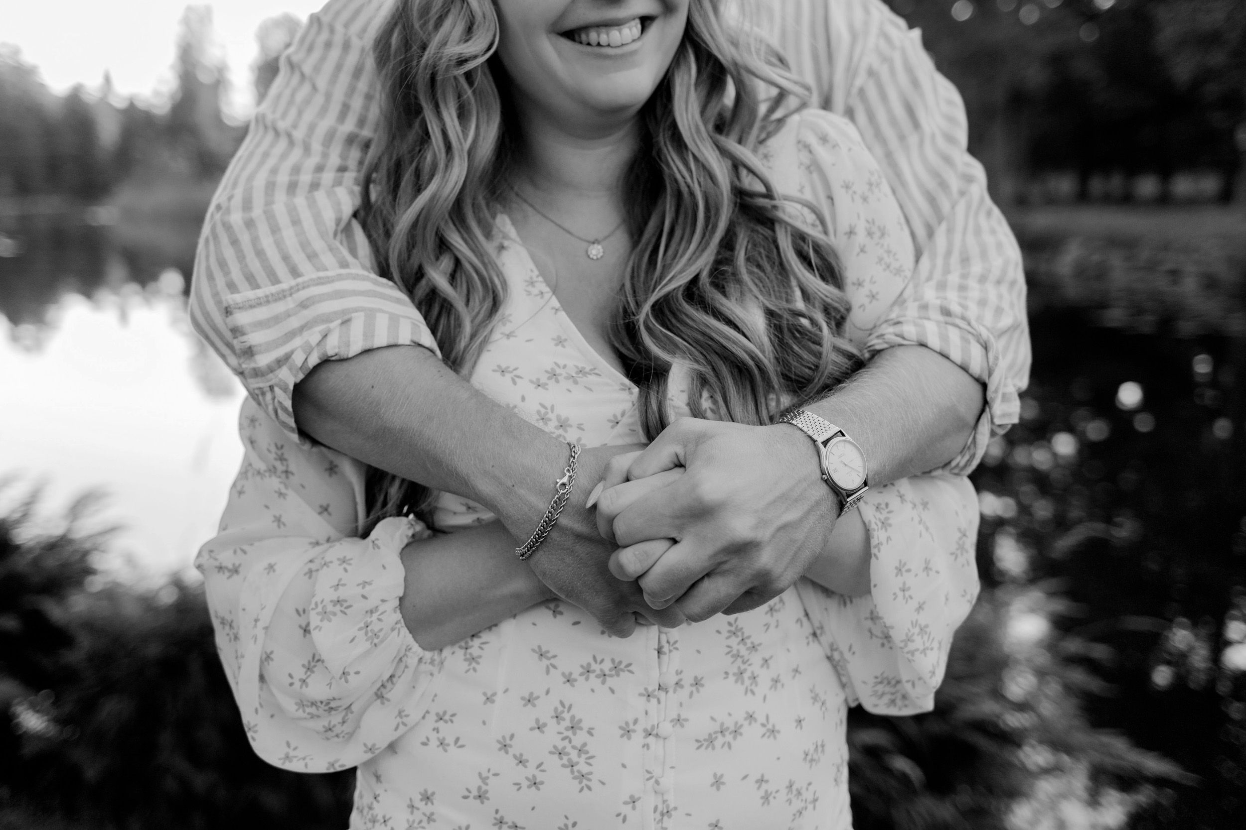 Parfotografering med Martina och Sebastian i Borgvik utanför Karlstad. Fotograf Rebecca Nordin.