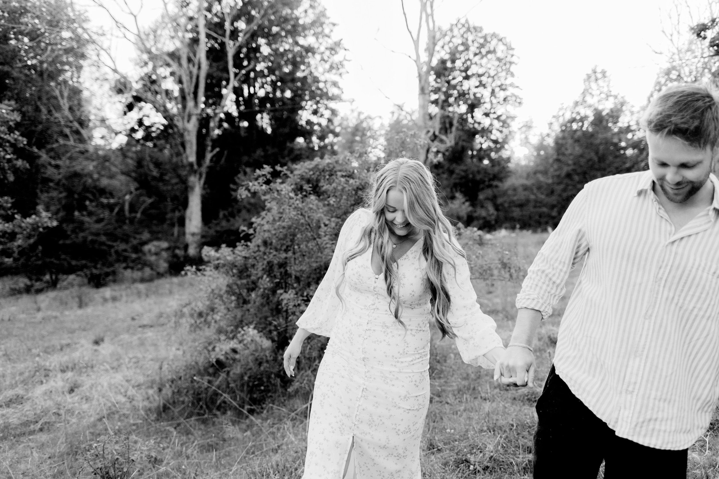 Parfotografering med Martina och Sebastian i Borgvik utanför Karlstad. Fotograf Rebecca Nordin.