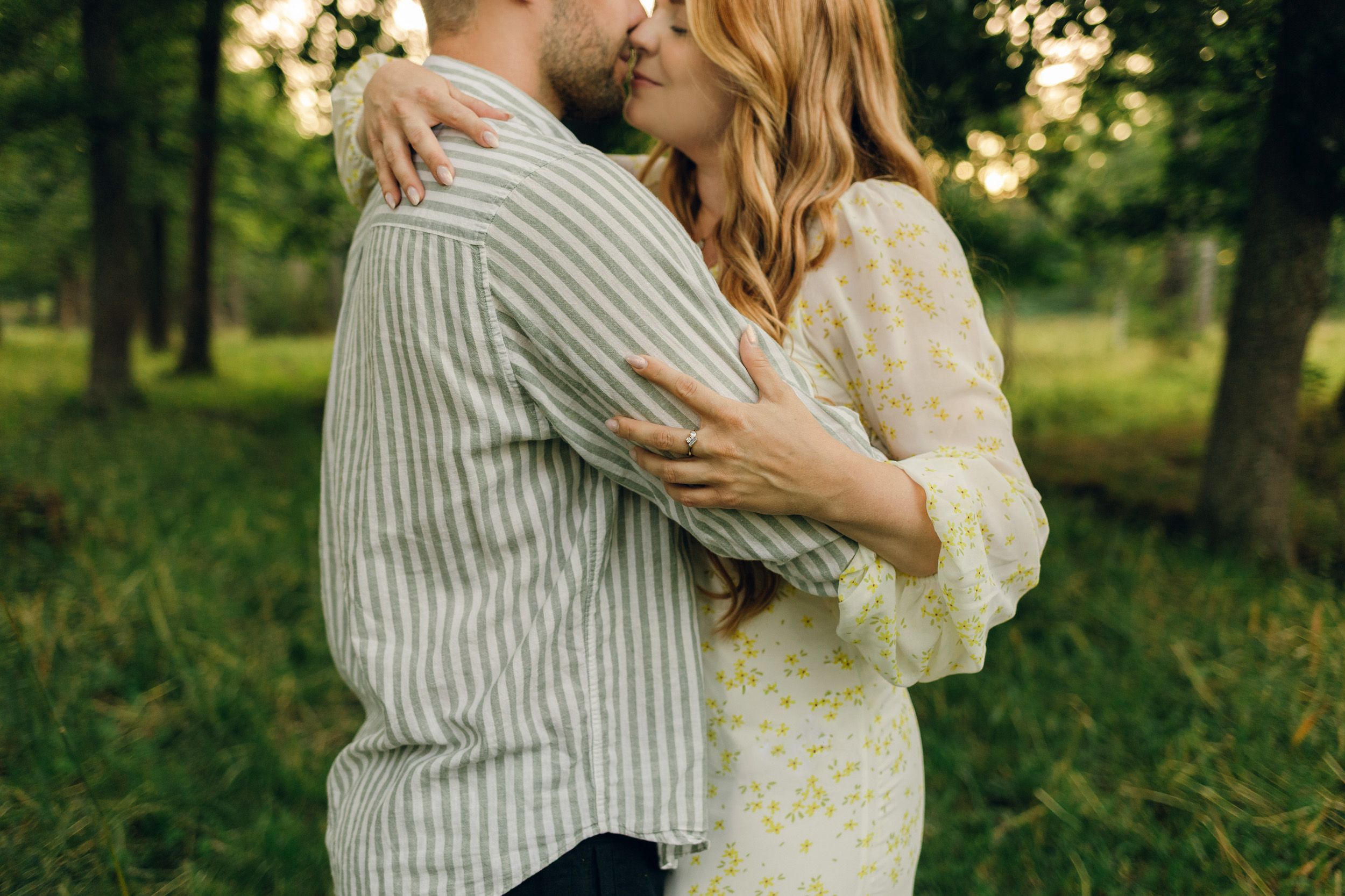 Parfotografering med Martina och Sebastian i Borgvik utanför Karlstad. Fotograf Rebecca Nordin.