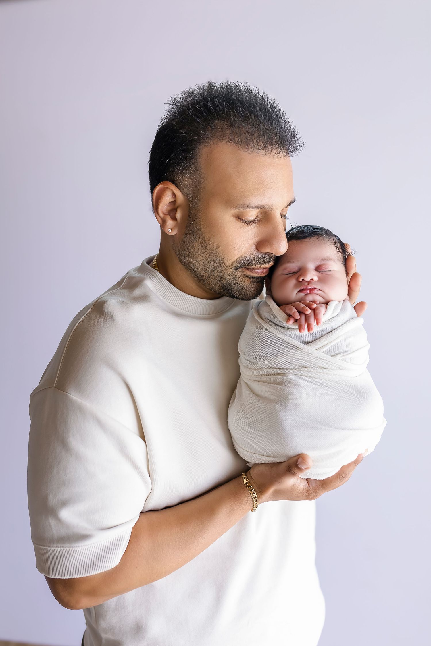 Fotografa de newborn fine art portrait Fotografa infantil en ponce Baby photographer en ponce Hermanas en una imagen Fine Art