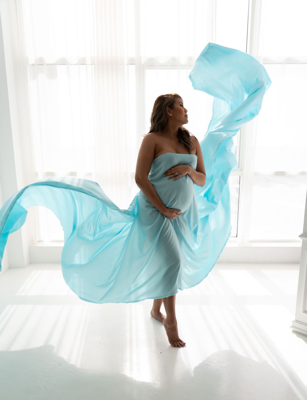 Experience the most elegant maternity photoshoot in Dubai with MohaStudio.
the best maternity photography experiences in Dubai and the UAE