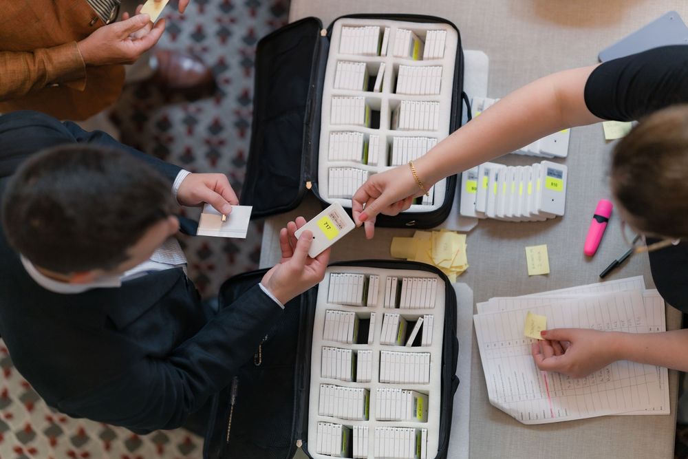 Détail lors d'un vote pendant une assemblée générale