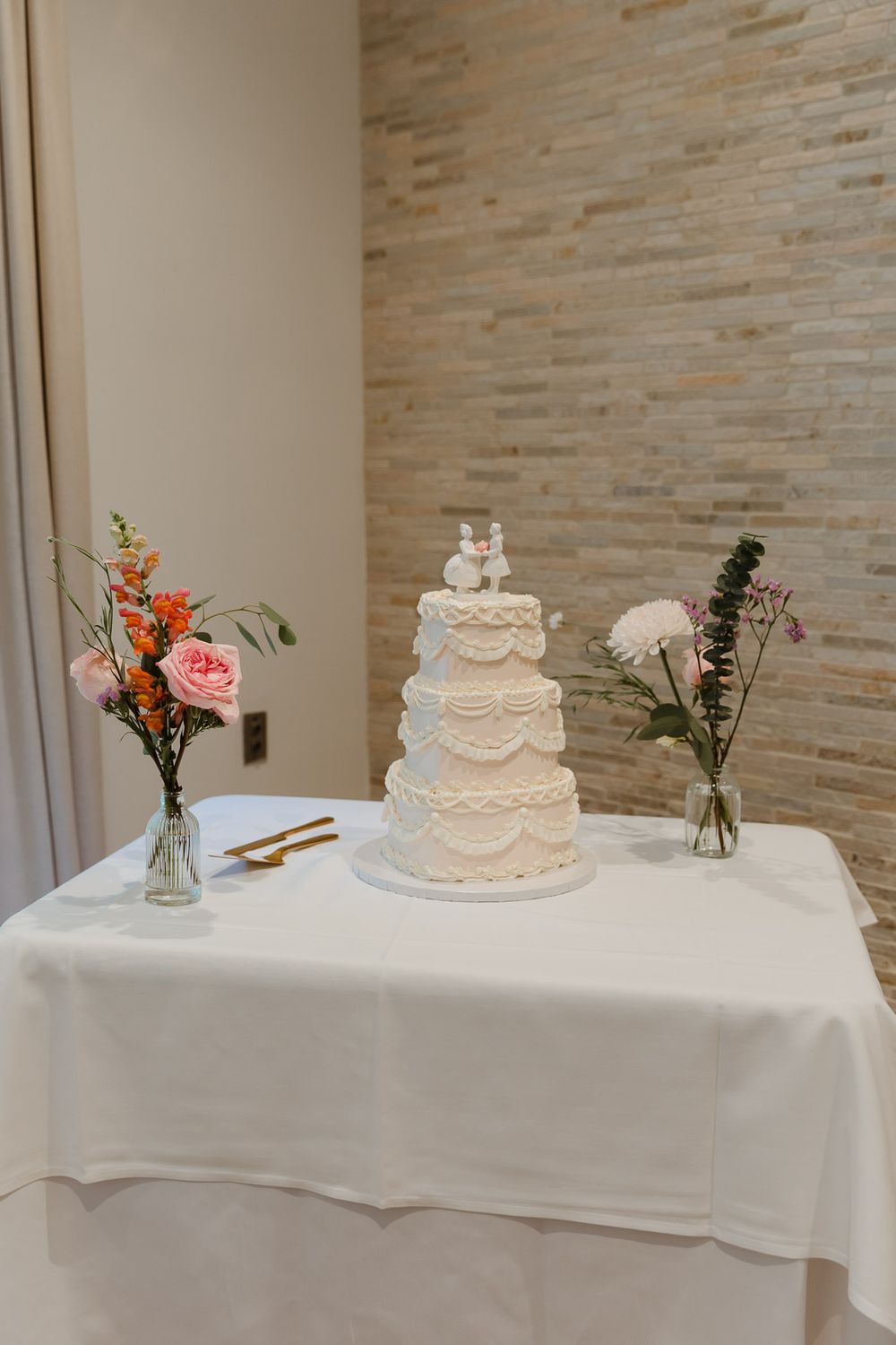 Reception dinner at Sassafraz Toronto. Wedding cake.