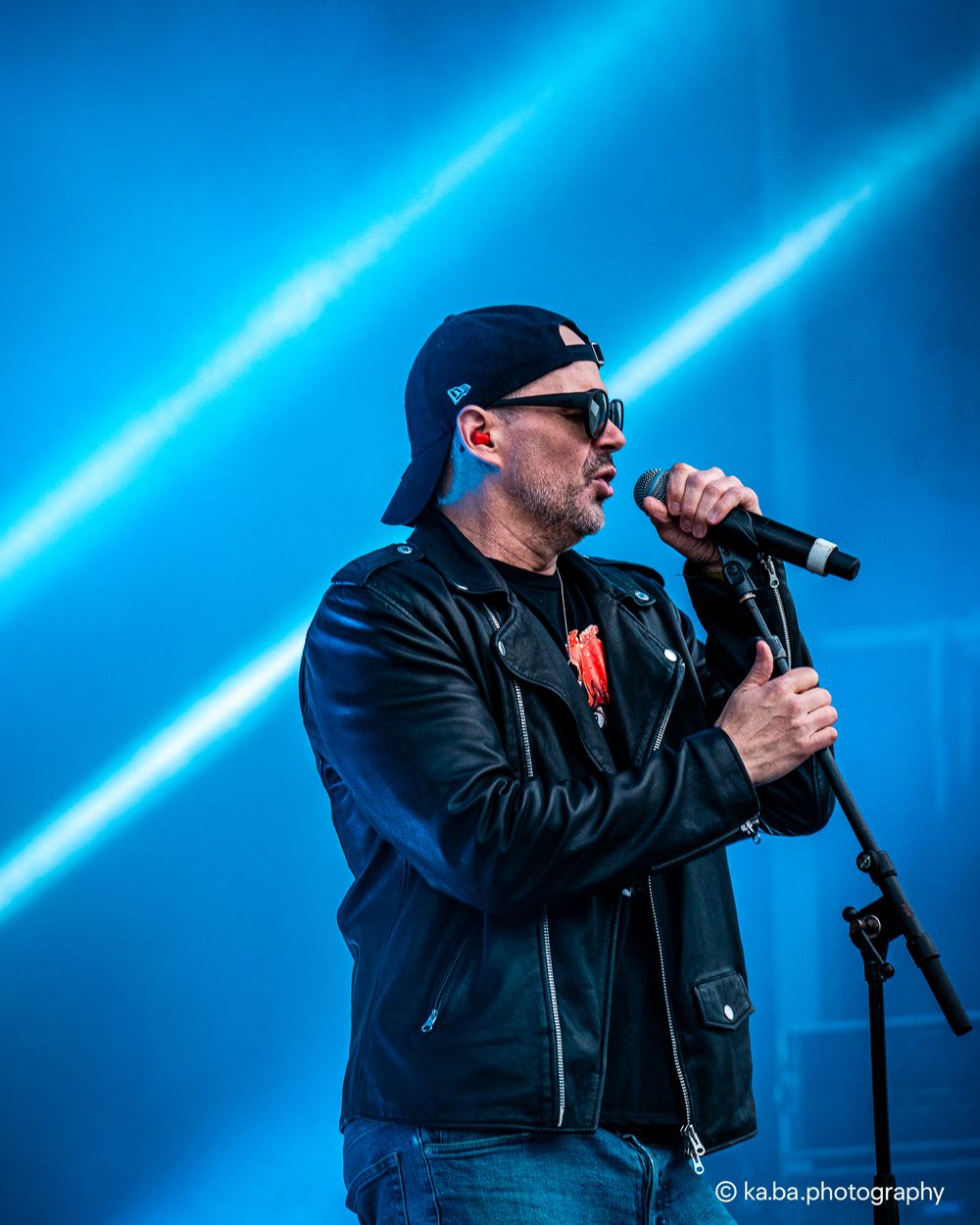 Konsertfotograf - artist på svene under liveopptreden