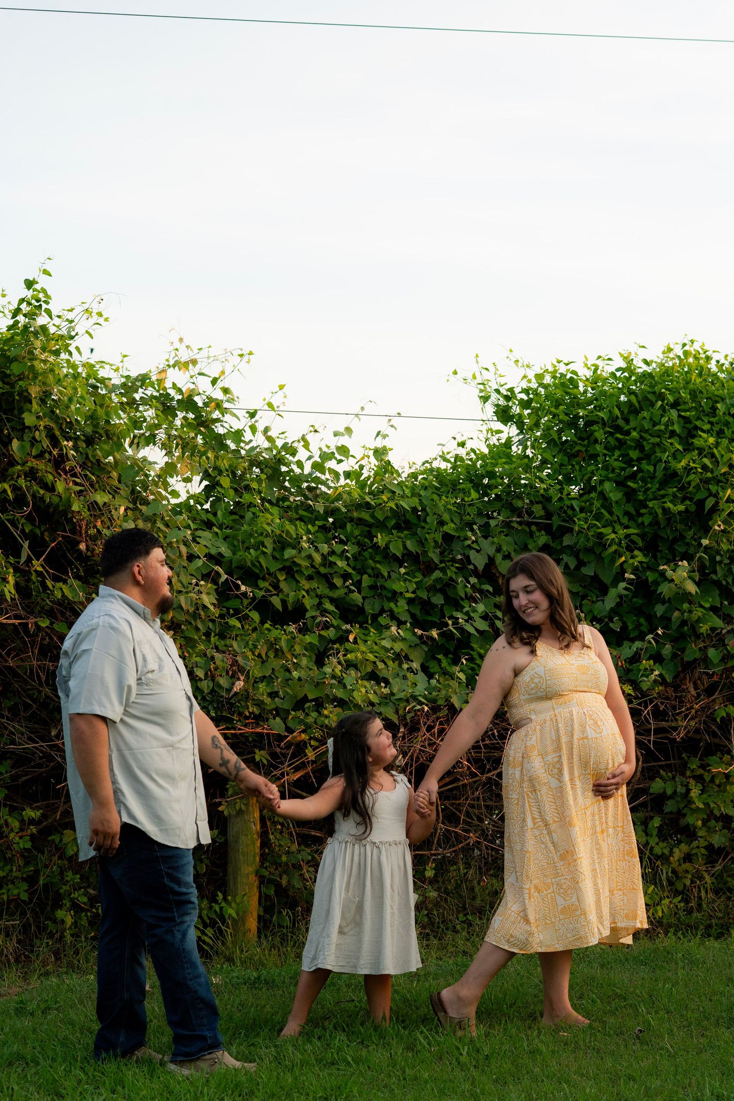 Maternity session outdoors. Natural light, candid moments, lifestyle photography, motherhood photography, maternity photography.