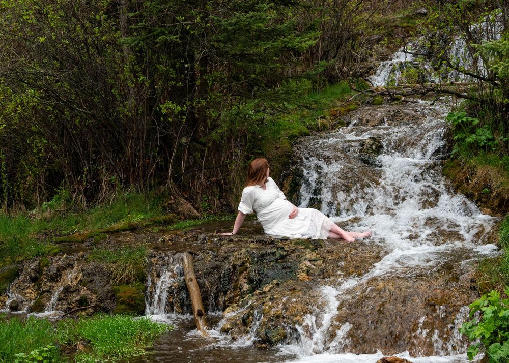 Edmonton Maternity Photographer / Edmonton Photographer / Award Winning Photographer / Published Photographer
