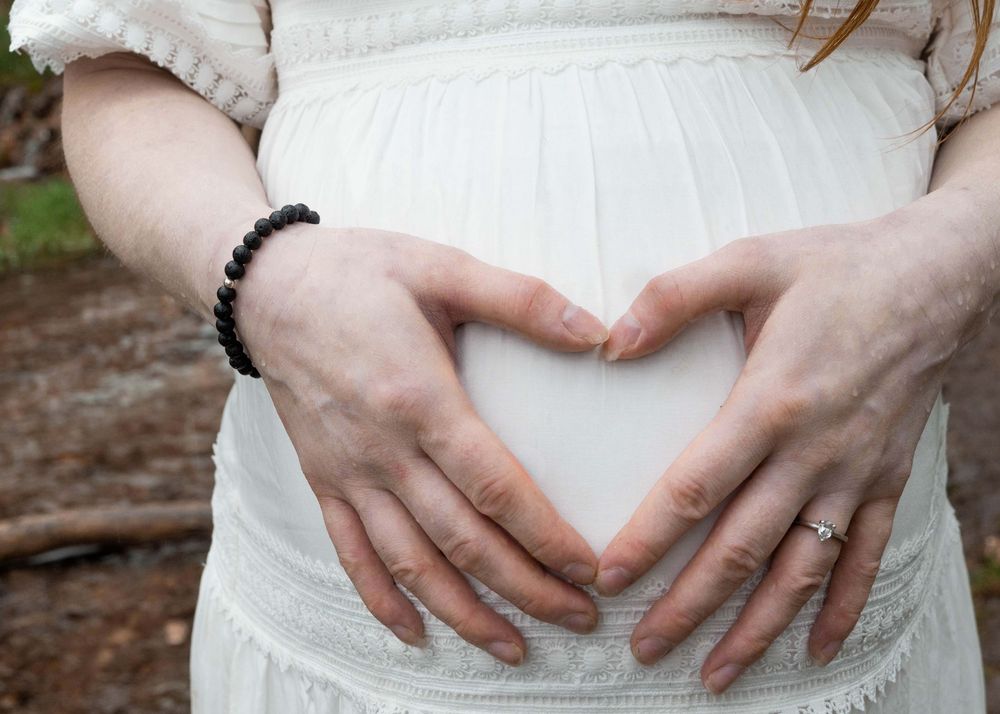 Edmonton Maternity Photographer / Edmonton Photographer / Award Winning Photographer / Published Photographer