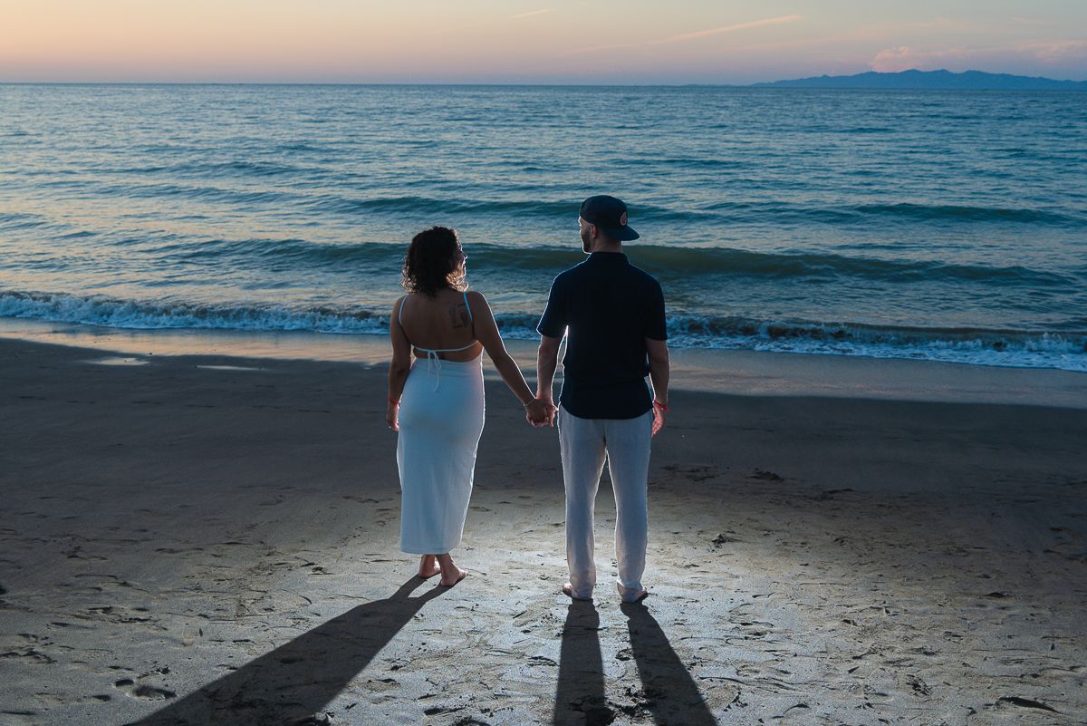 Couple session photo in sunset time Riu Palace, Costa Rica