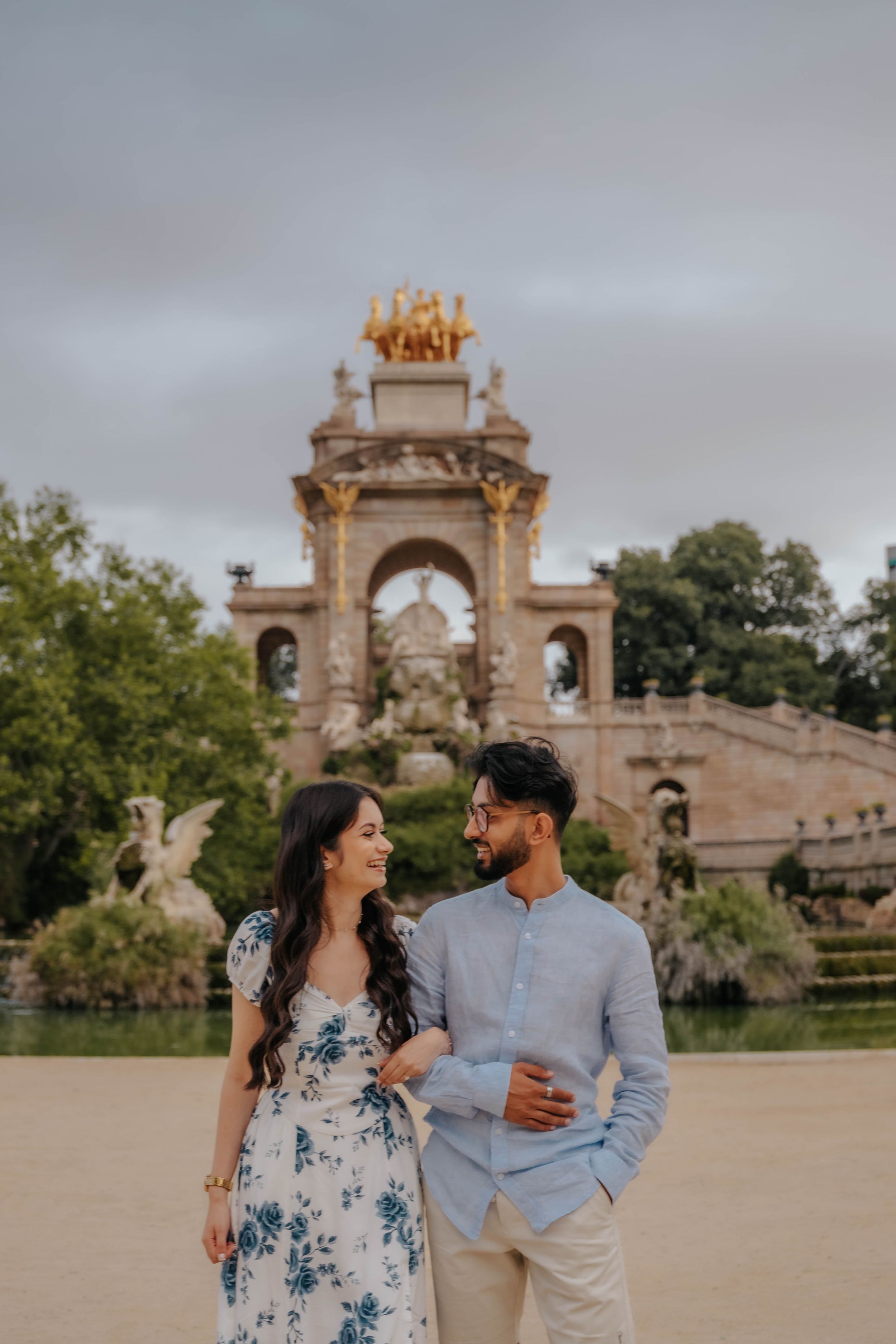 Surprise proposal in Ciutadella Park Barcelona during a quiet morning