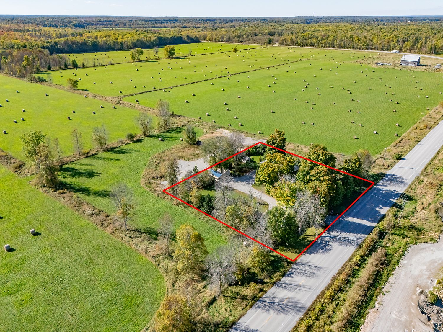 Real estate photography services, Barrie, Richmond Hill, Orillia, Drone, 3D iGuide Tour, Floor plan,