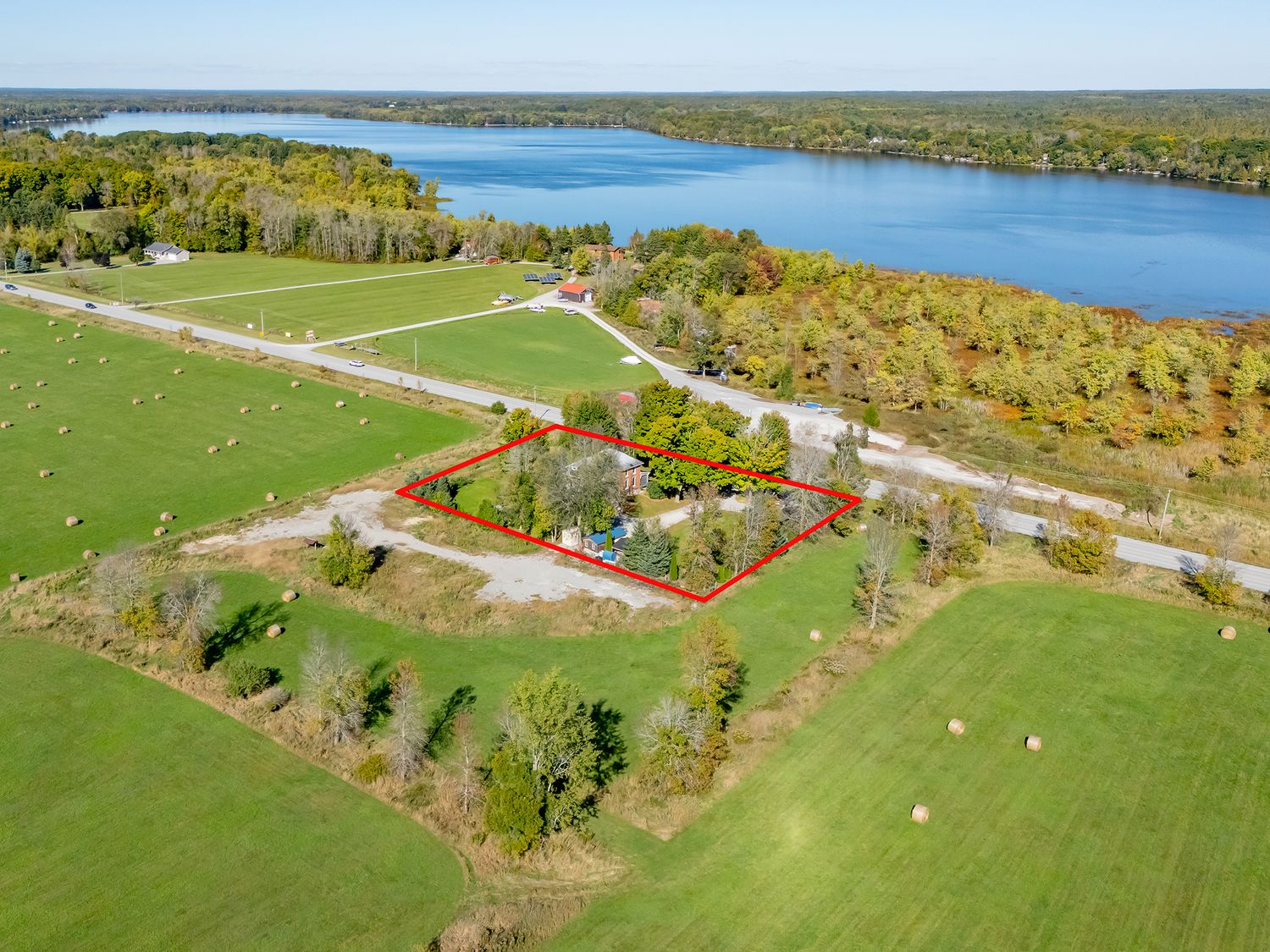 Real estate photography services, Barrie, Richmond Hill, Orillia, Drone, 3D iGuide Tour, Floor plan,