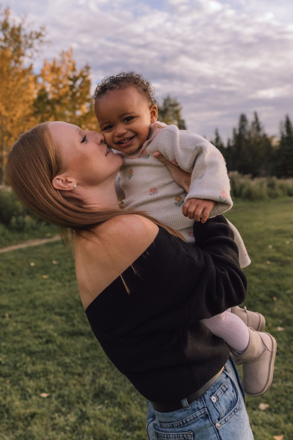 Alberta.Calgary.Edmonton Wedding Photographer JRoyale Photography Family photo sesson