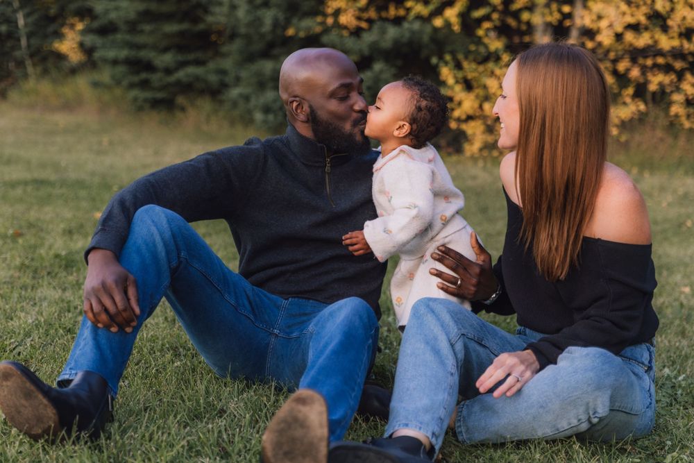 Alberta.Calgary.Edmonton Wedding Photographer JRoyale Photography Family photo sesson
