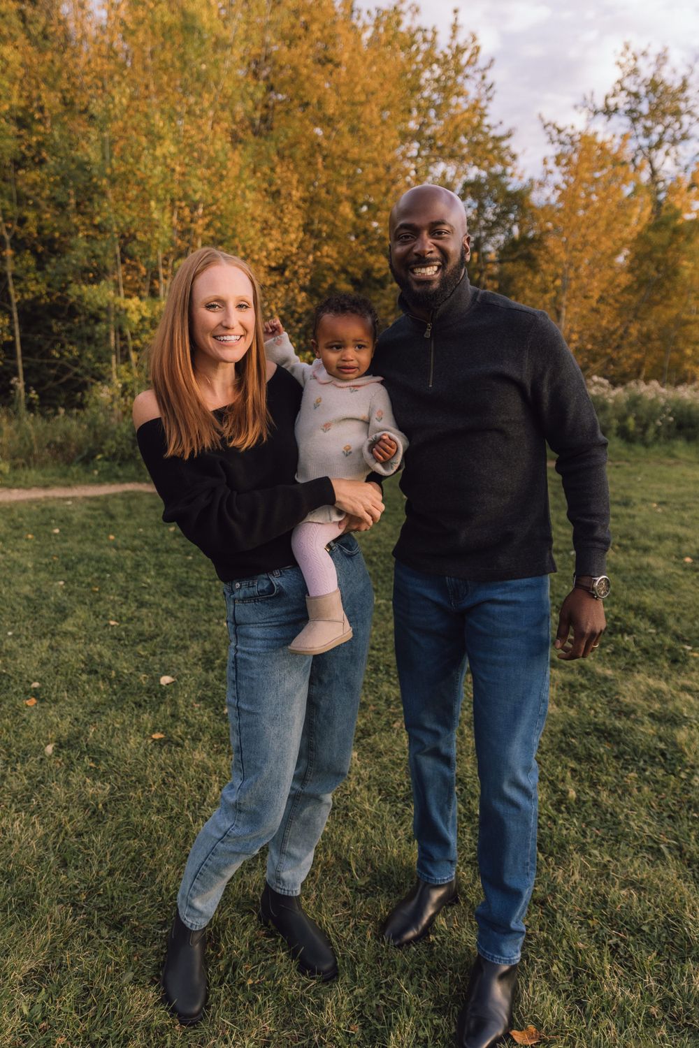 Alberta.Calgary.Edmonton Wedding Photographer JRoyale Photography Family photo sesson