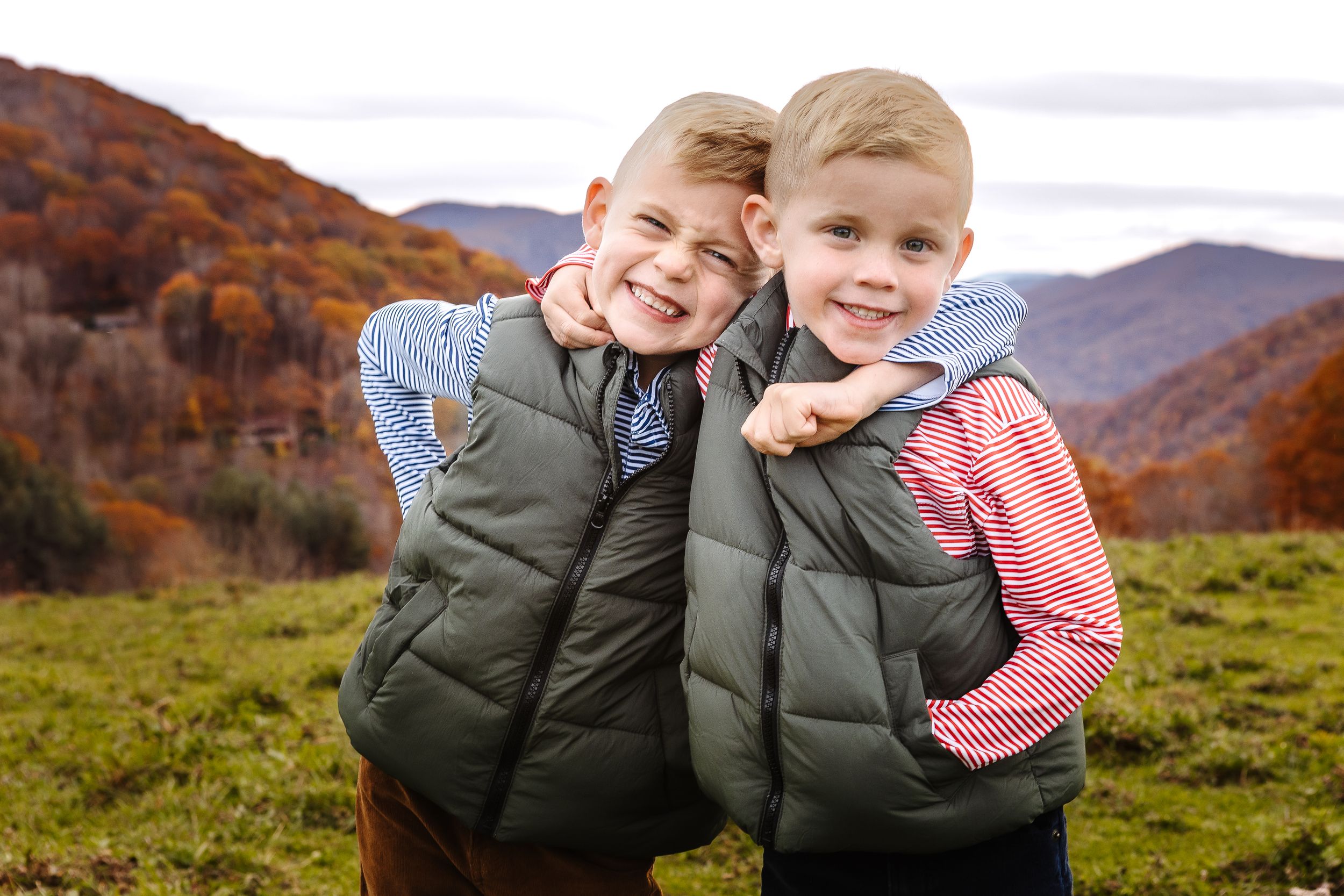 Family vacation photos in the smoky mountains North Carolina
great mountain views