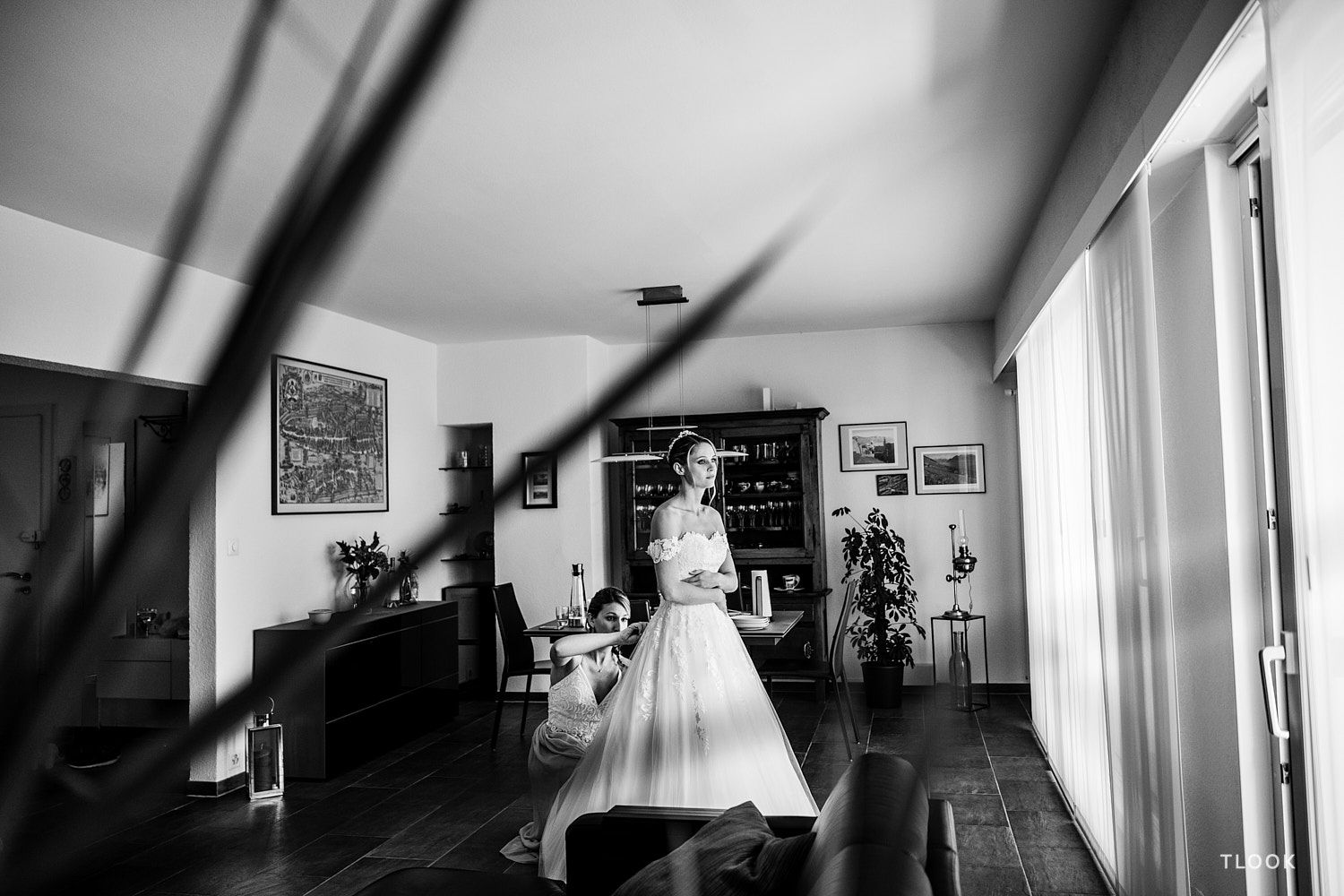 TLOOK photographe de mariage de style documentaire, préparatifs de la mariée