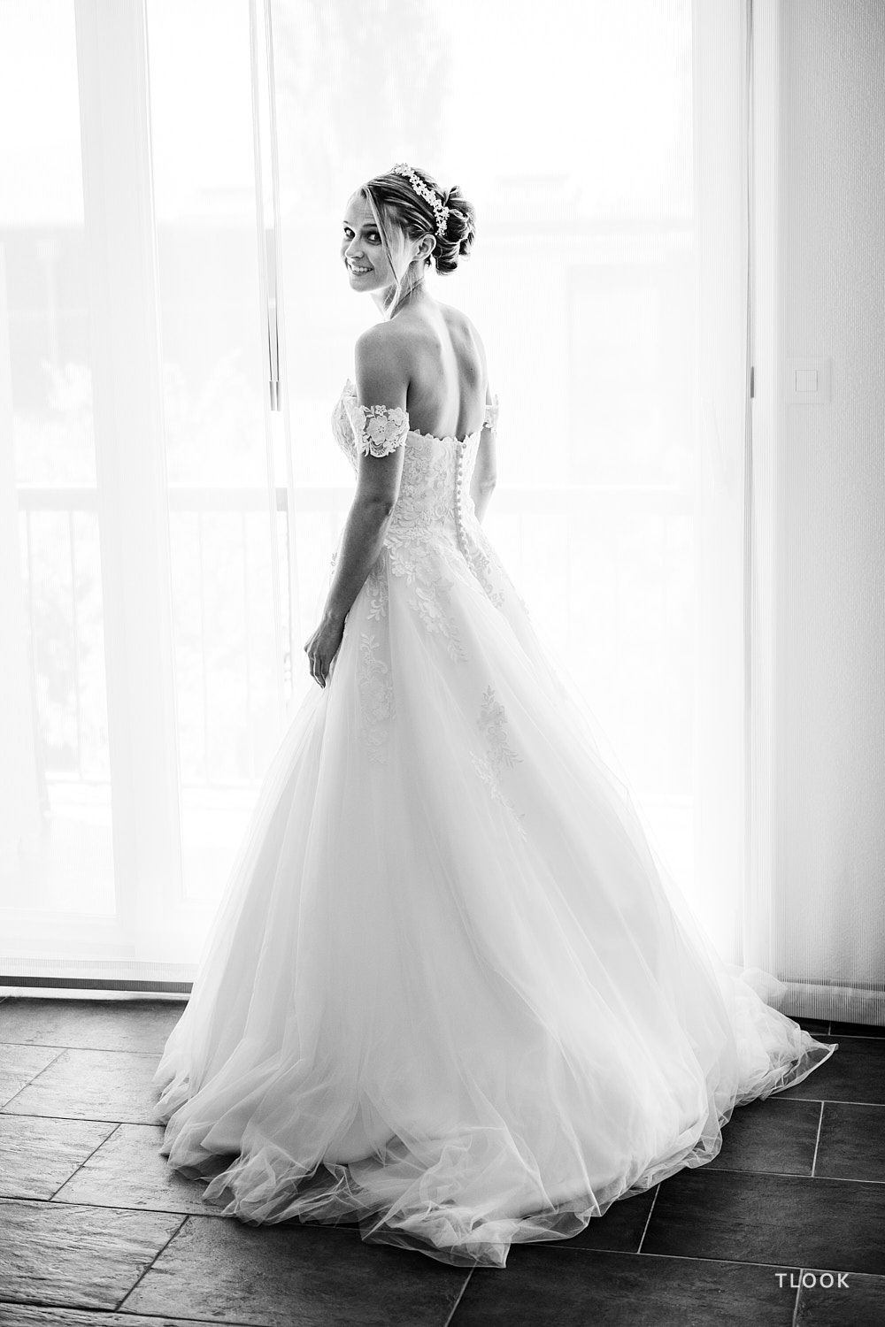 TLOOK photographe de mariage de style documentaire, préparatifs de la mariée