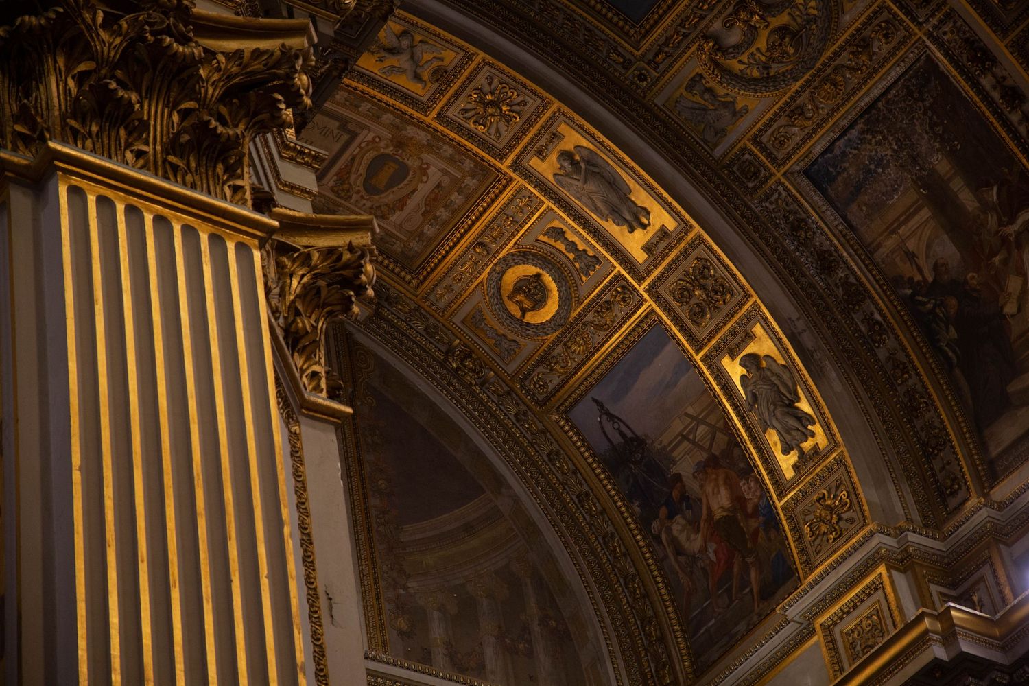 golden church basilica Rome travelling architecture artwork detail editorial photography destination wedding