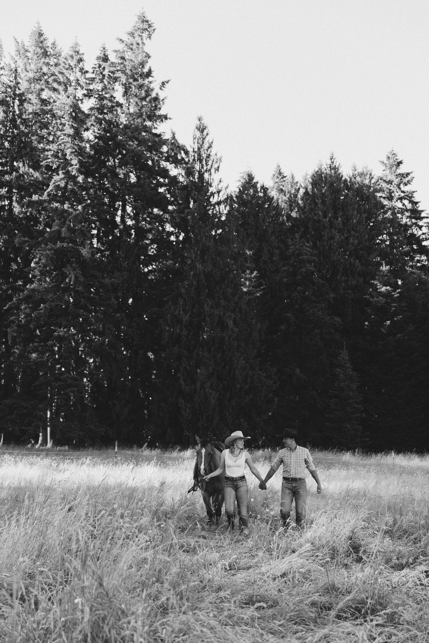 Portland Oregon Senior Photographer. Canon Beach Senior Photographer. Mt. Hood Senior Photographer. Documentary style senior portraits