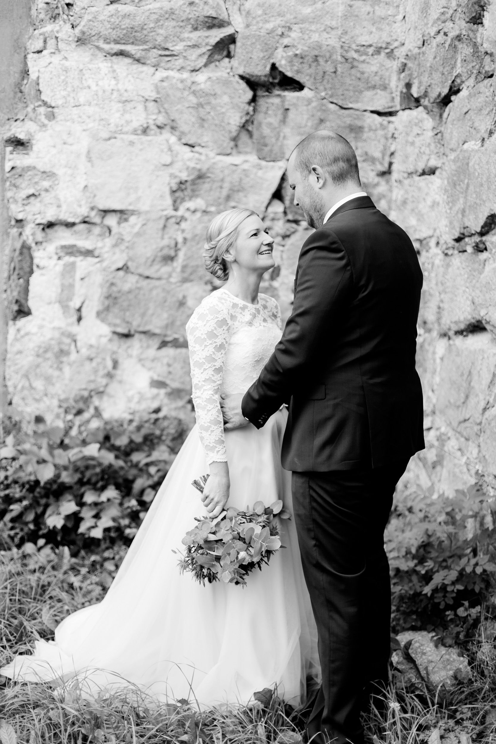 Bröllop i Västerås mellan Carolin och Johan. Steam Hotel. Rytterne kyrka och lilla Rytterne kyrkoruin. Fest på Tidö-Lindö utanför Västerås.
