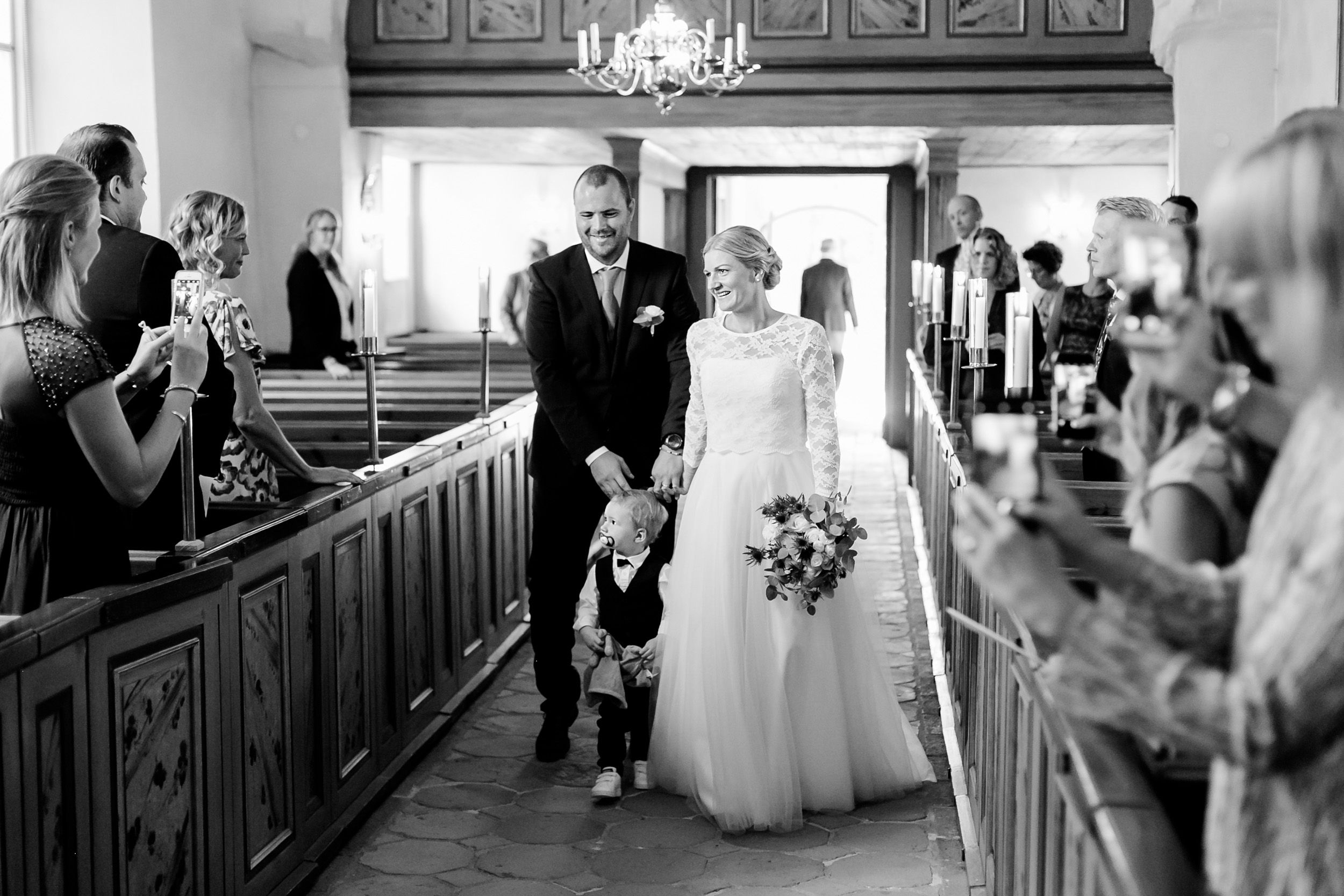 Bröllop i Västerås mellan Carolin och Johan. Steam Hotel. Rytterne kyrka och lilla Rytterne kyrkoruin. Fest på Tidö-Lindö utanför Västerås.