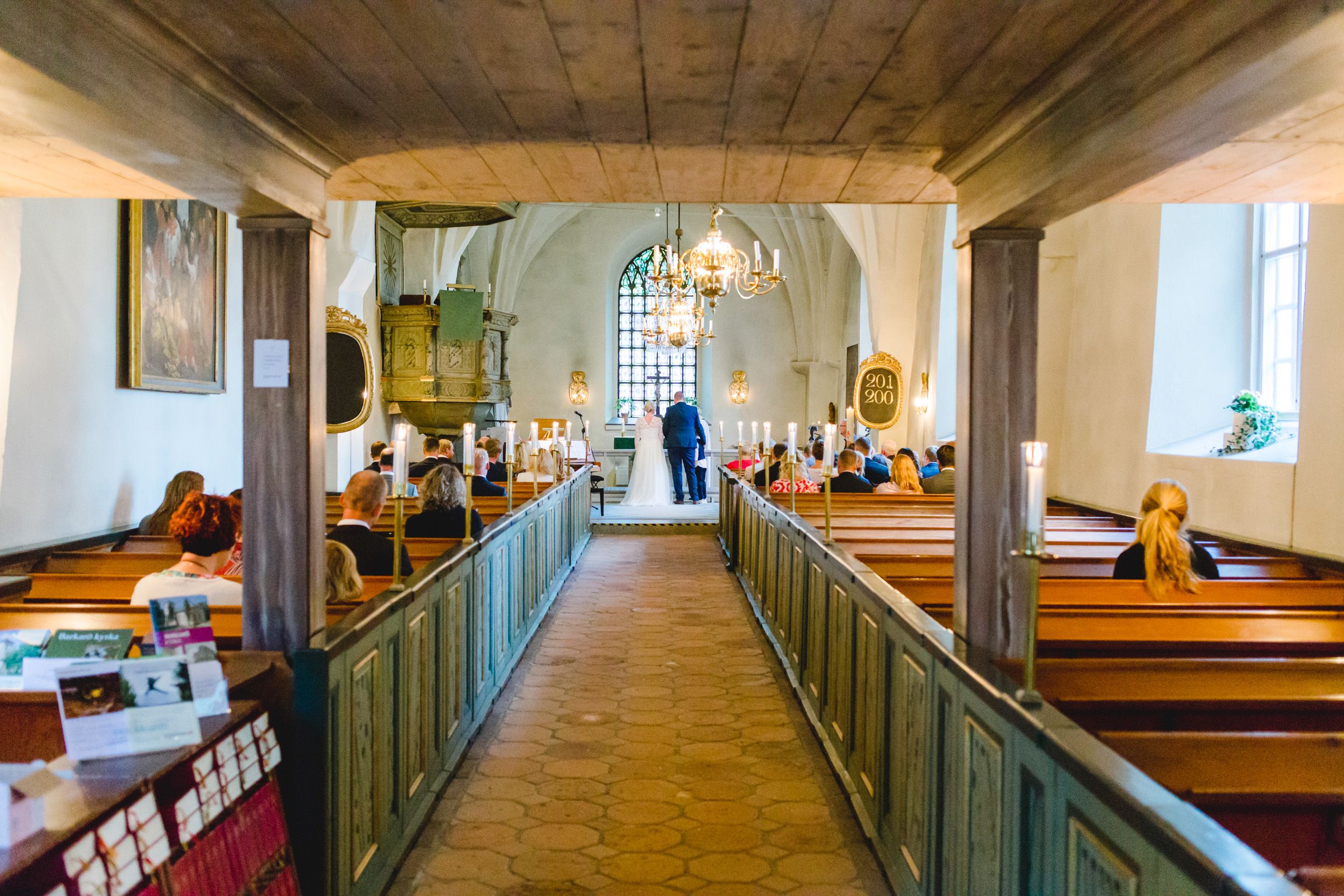 Bröllop i Västerås mellan Carolin och Johan. Steam Hotel. Rytterne kyrka och lilla Rytterne kyrkoruin. Fest på Tidö-Lindö utanför Västerås.