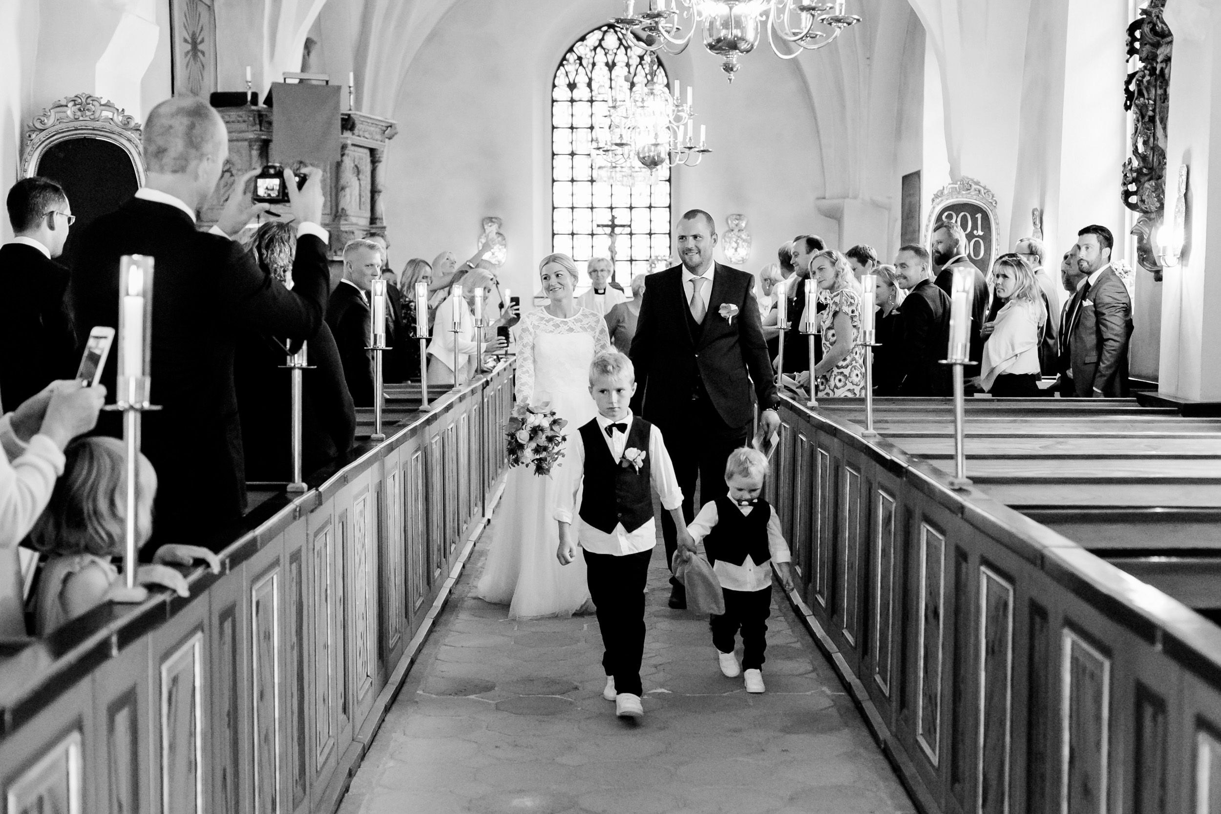 Bröllop i Västerås mellan Carolin och Johan. Steam Hotel. Rytterne kyrka och lilla Rytterne kyrkoruin. Fest på Tidö-Lindö utanför Västerås.