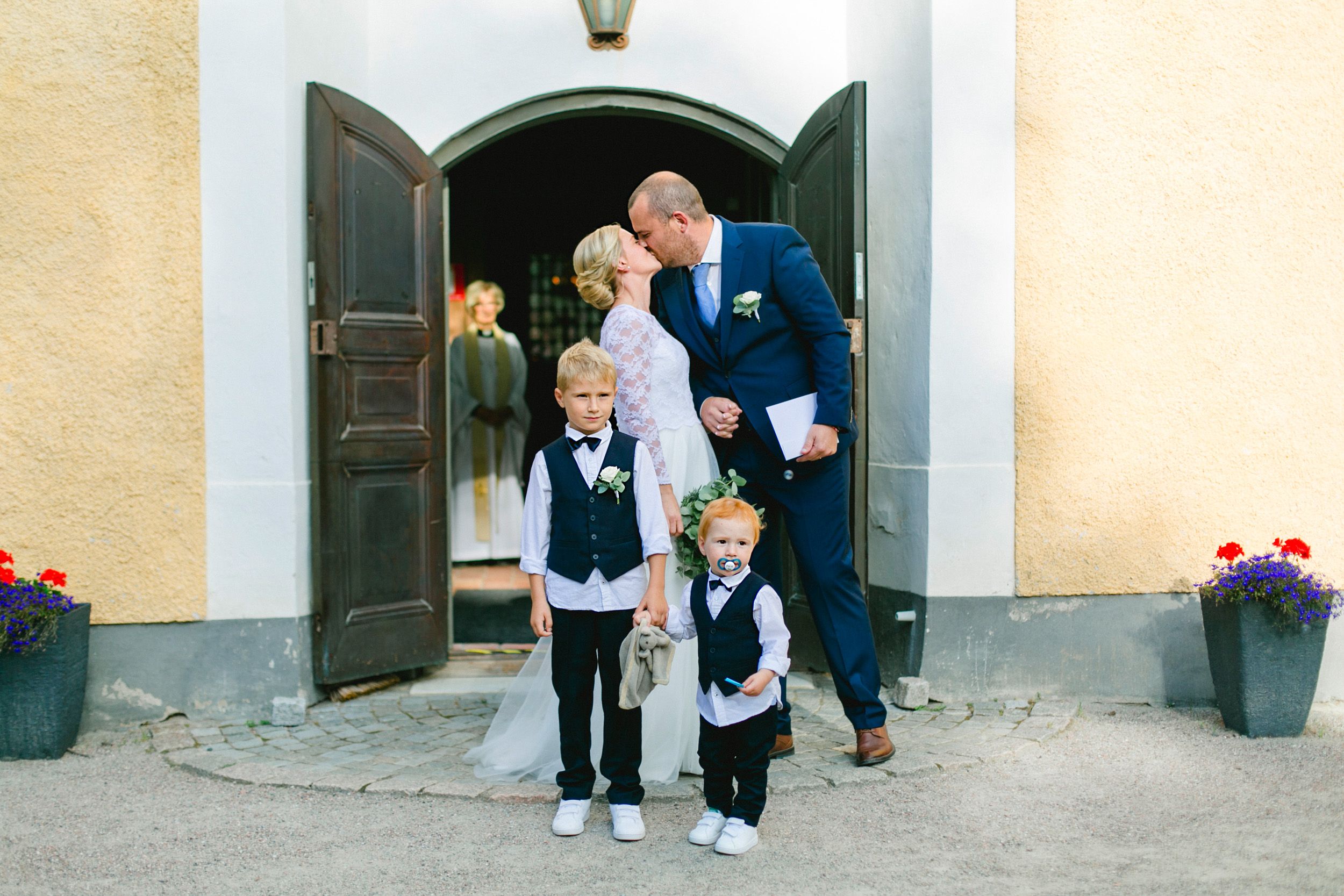Bröllop i Västerås mellan Carolin och Johan. Steam Hotel. Rytterne kyrka och lilla Rytterne kyrkoruin. Fest på Tidö-Lindö utanför Västerås.