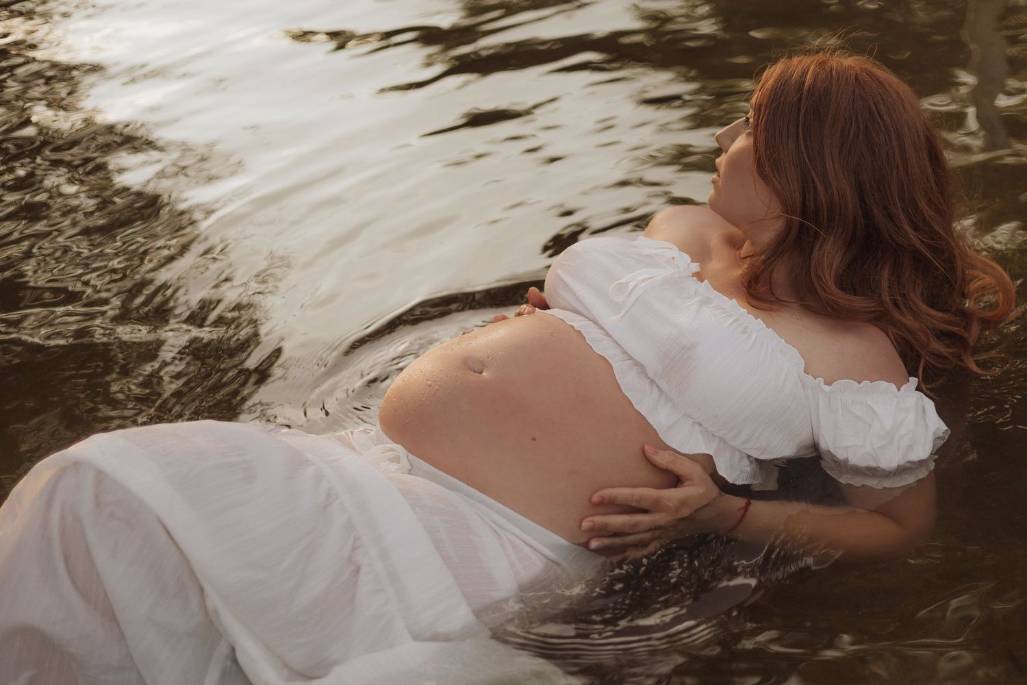Maternity photoshoot by snapsbyleigha in norwich, Norfolk