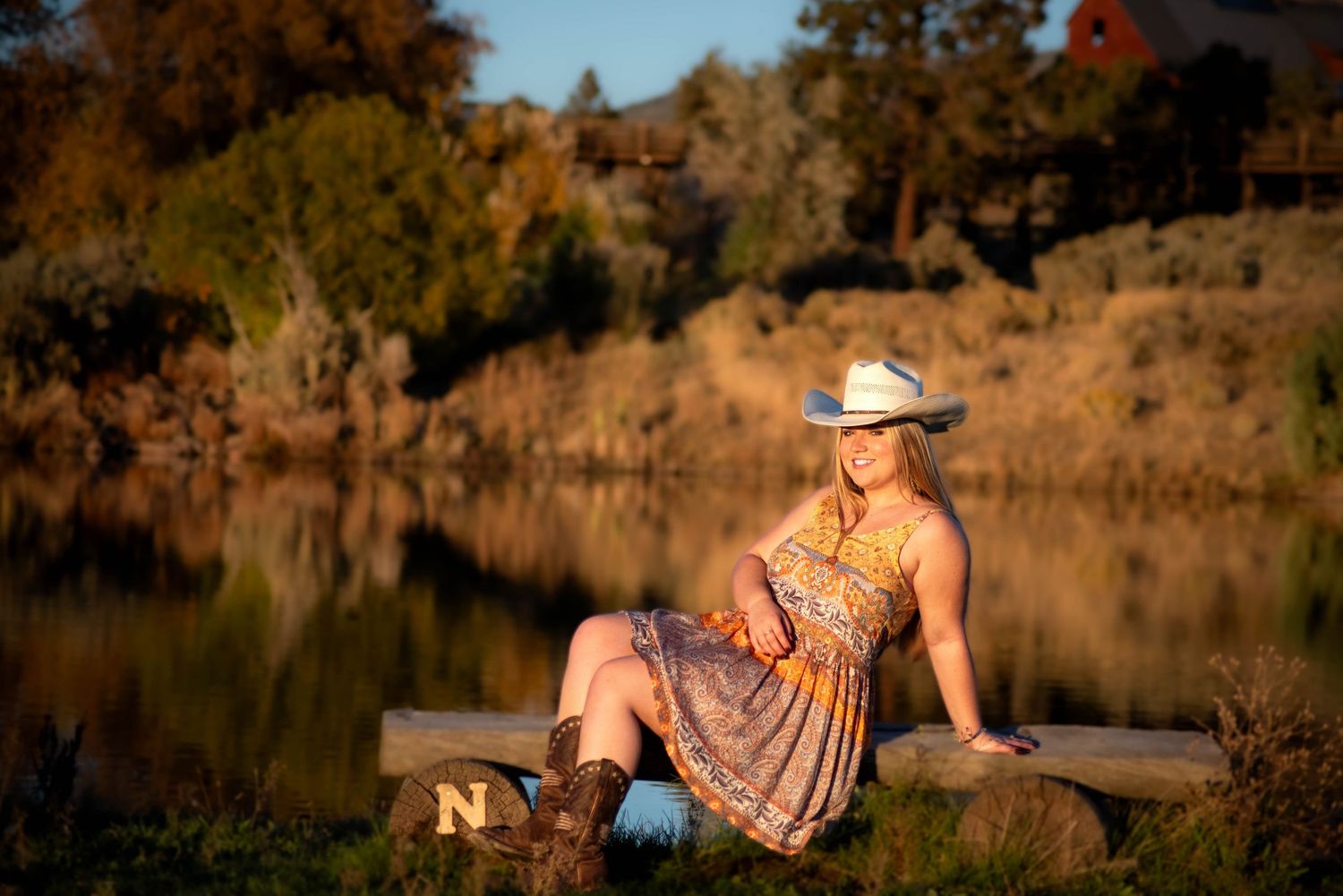 Senior Picture Photographer, Central Oregon, Prineville Oregon, Brasada Ranch, Bend Oregon Sunriver Oregon, Redmond Oregon.