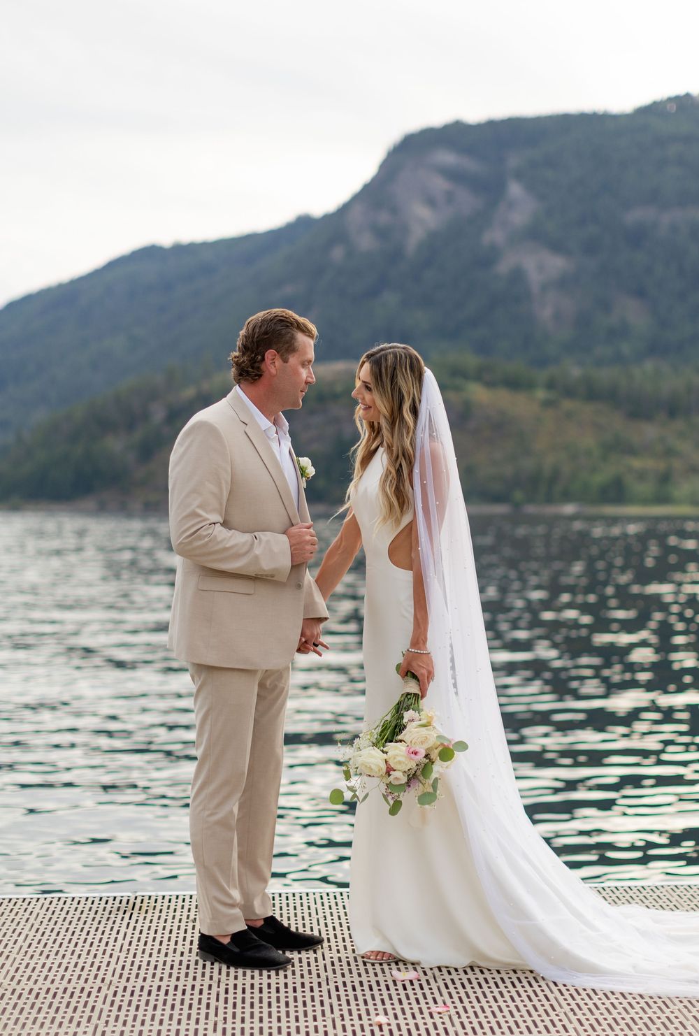Kayleigh Seibel Photography - Salmon Arm BC - Small Wedding on the Shuswap Lake