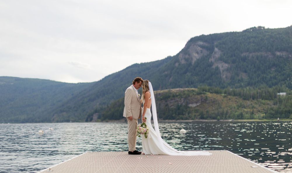 Kayleigh Seibel Photography - Salmon Arm BC - Small Wedding on the Shuswap Lake