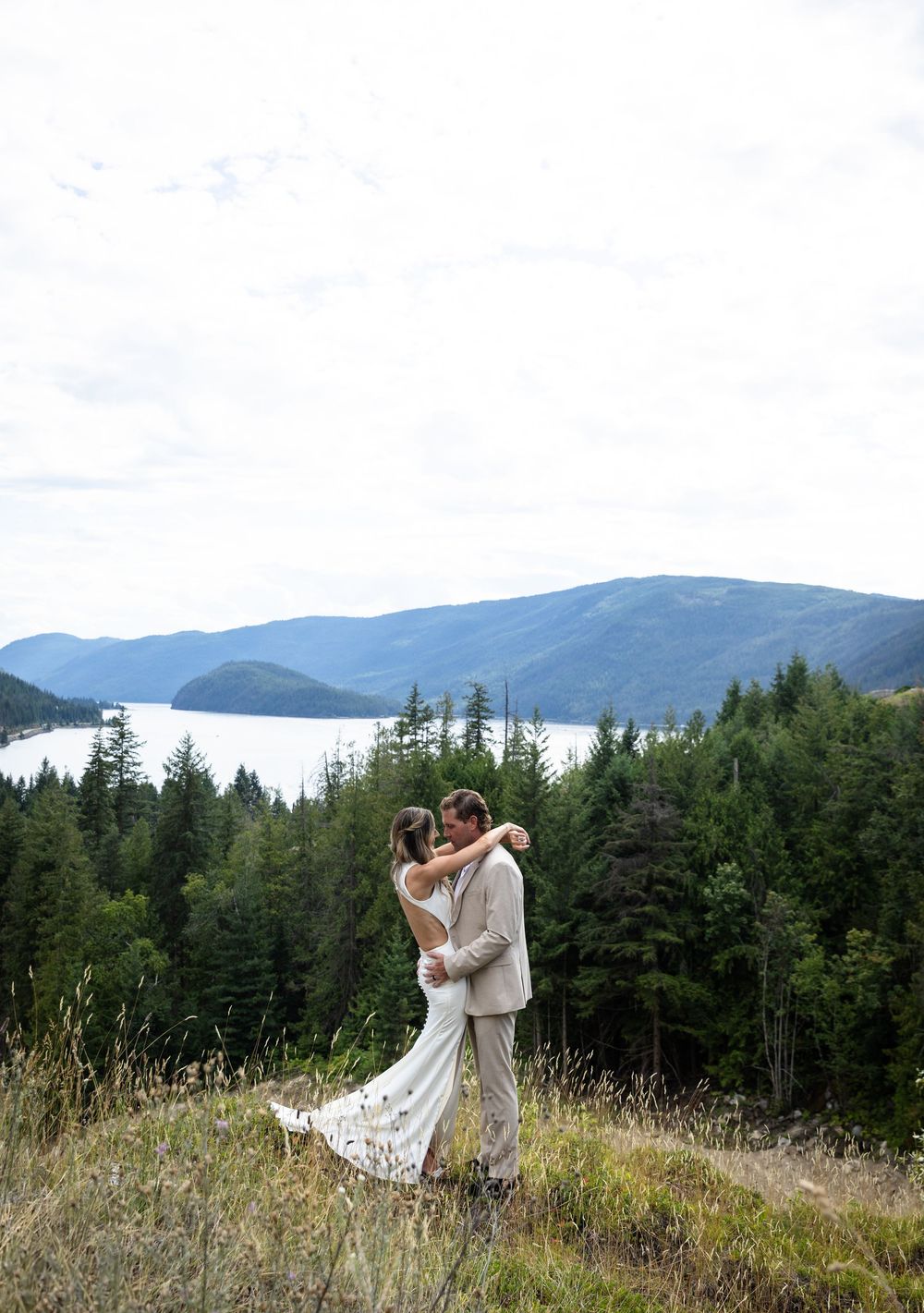 Kayleigh Seibel Photography - Salmon Arm BC - Small Wedding on the Shuswap Lake