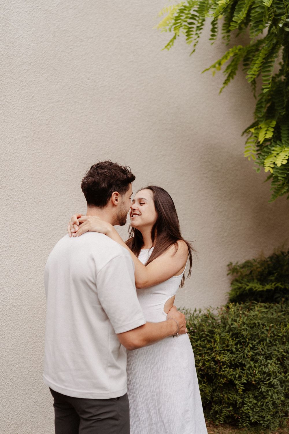 un couple qui va s'embrasser