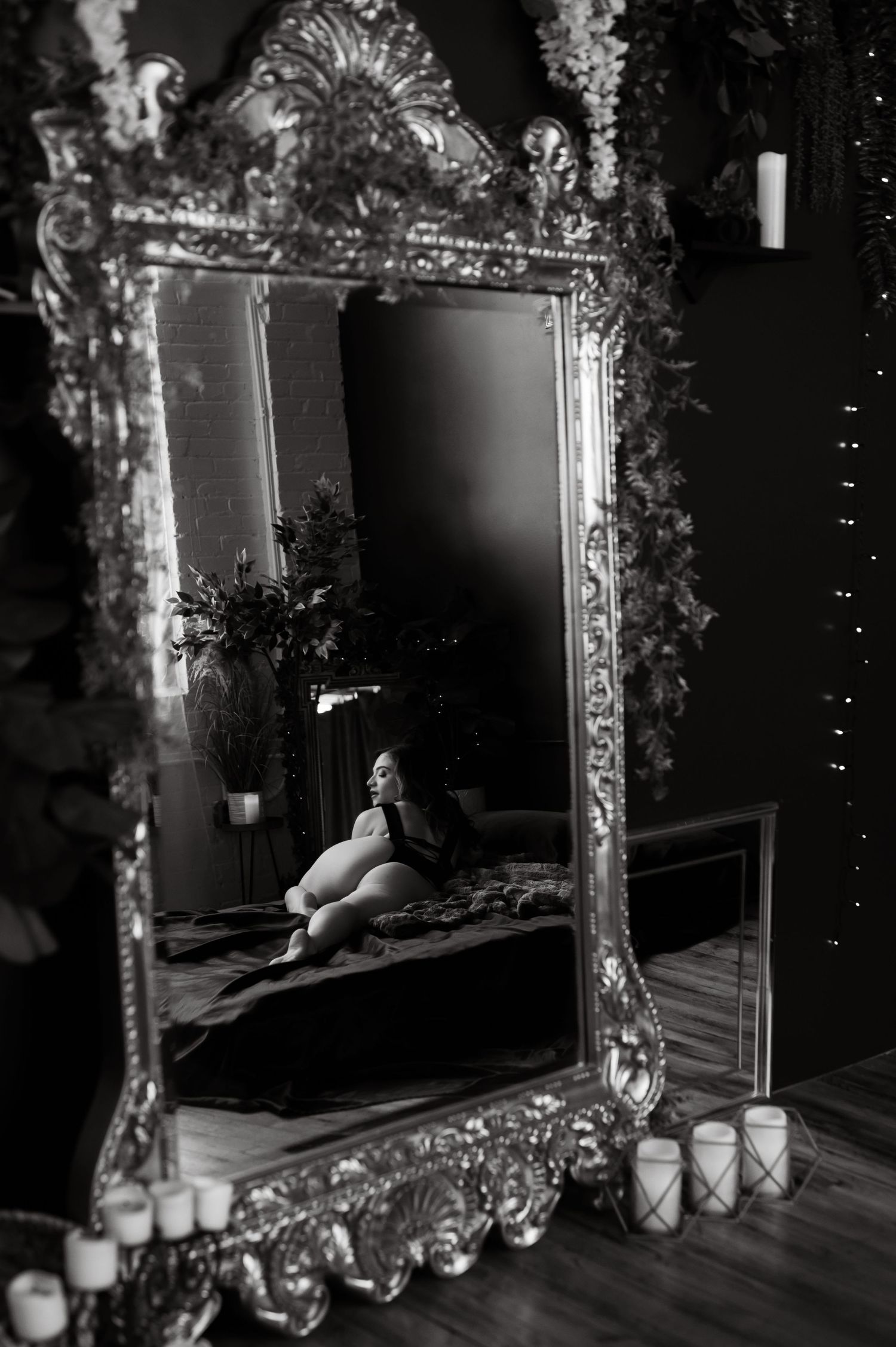 black and white edgy buffalo boudoir studio