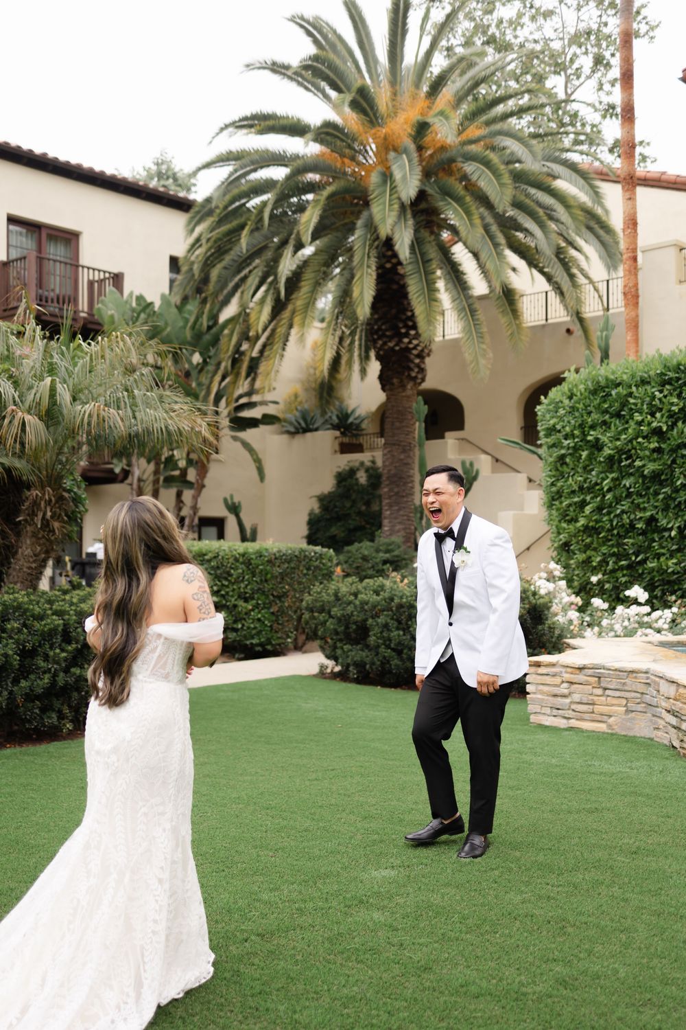 Couples photos at Estancia La Jolla hotel & Spa