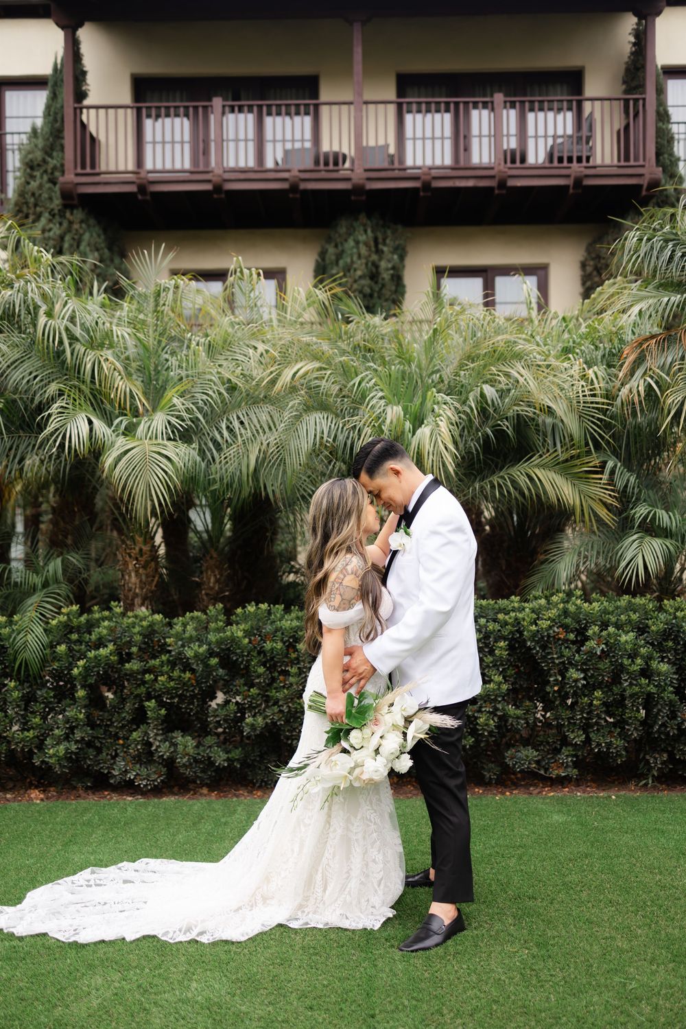 Couples photos at Estancia La Jolla hotel & Spa