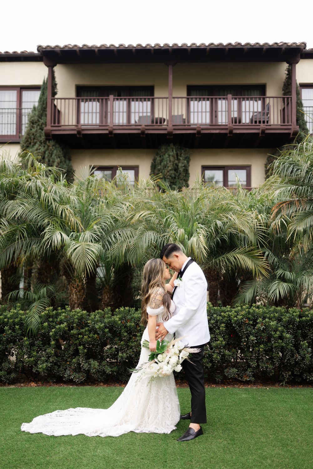 Couples photos at Estancia La Jolla hotel & Spa