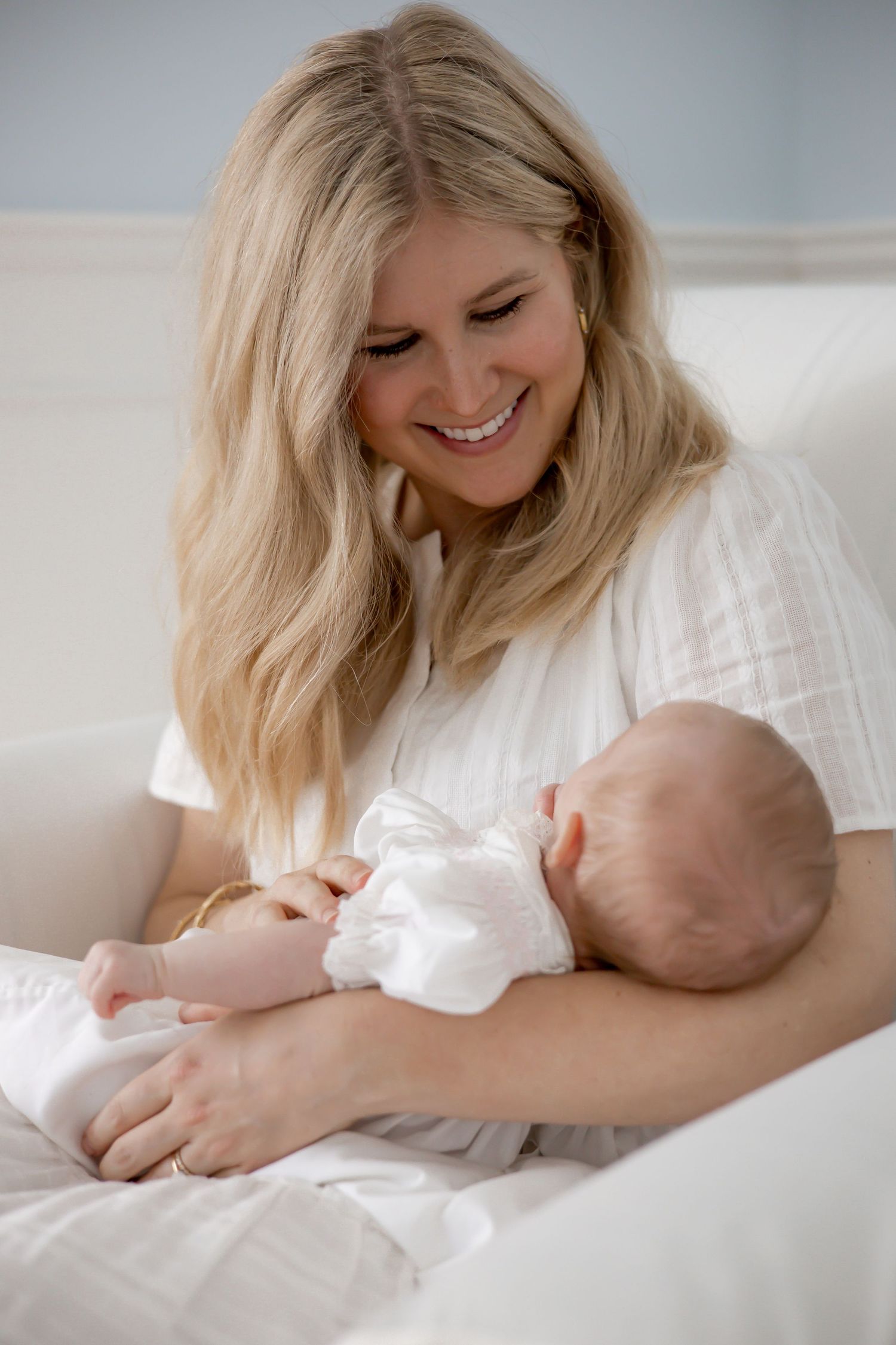 Waynesboro, VA newborn photographer capturing in-home lifestyle sessions. Cherish your baby’s first moments in the comfort of your own home.
