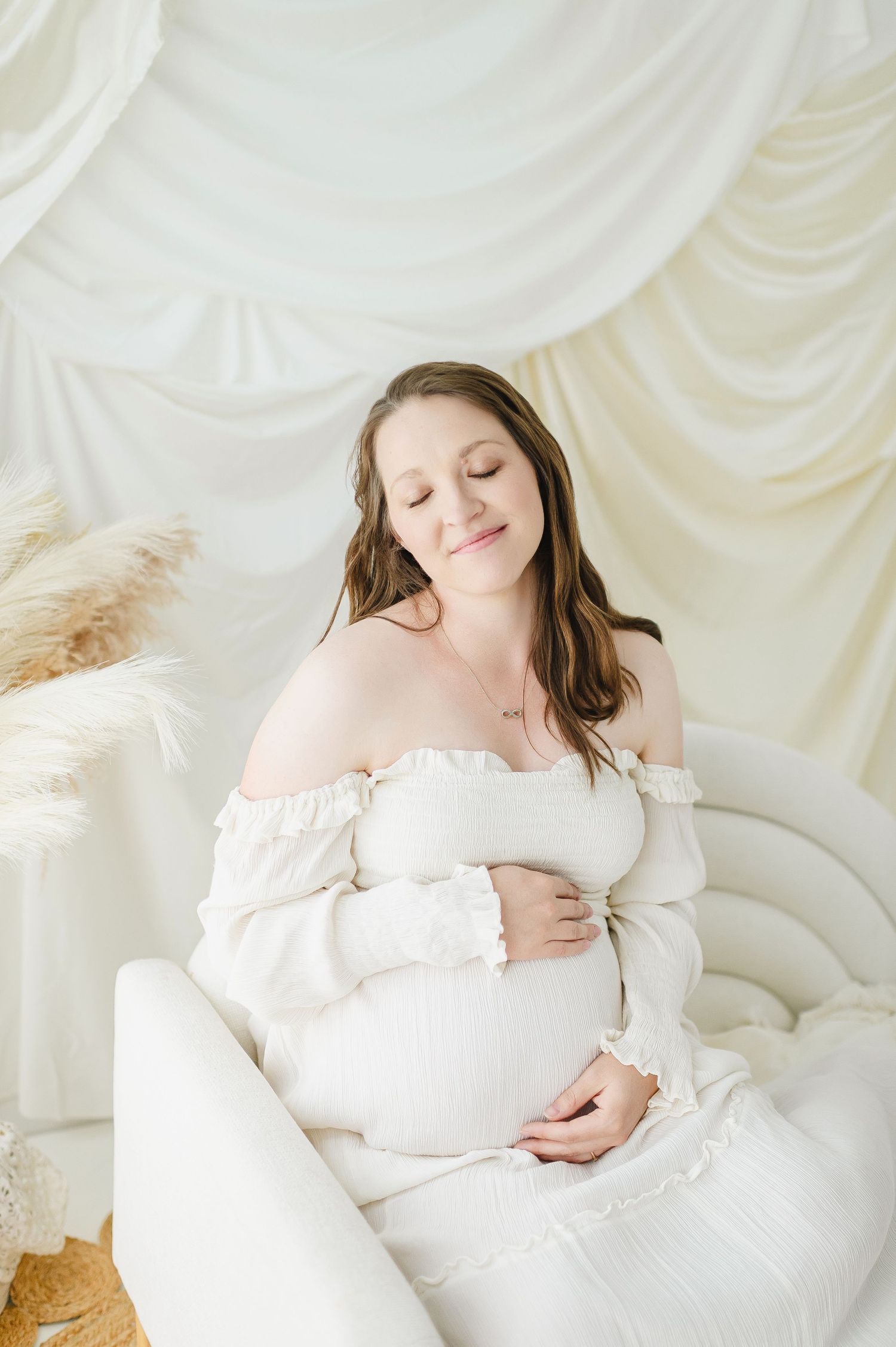 studio maternity photo session. Colorado maternity photographer