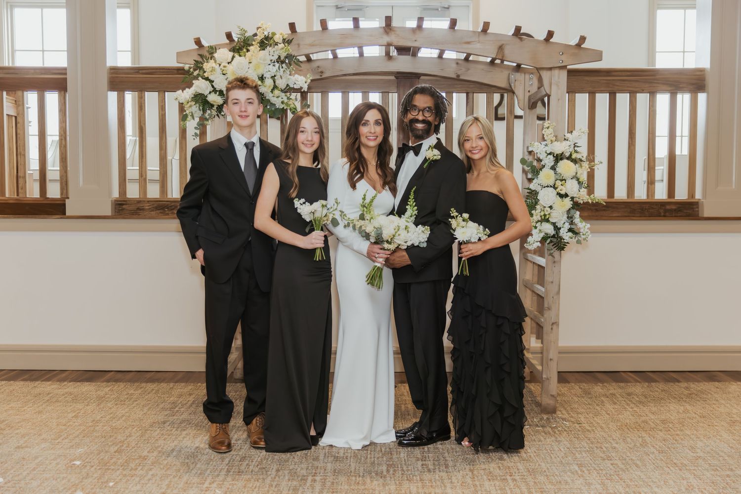 Wedding family portrait at Holliday Farms in Zionsville, Indiana