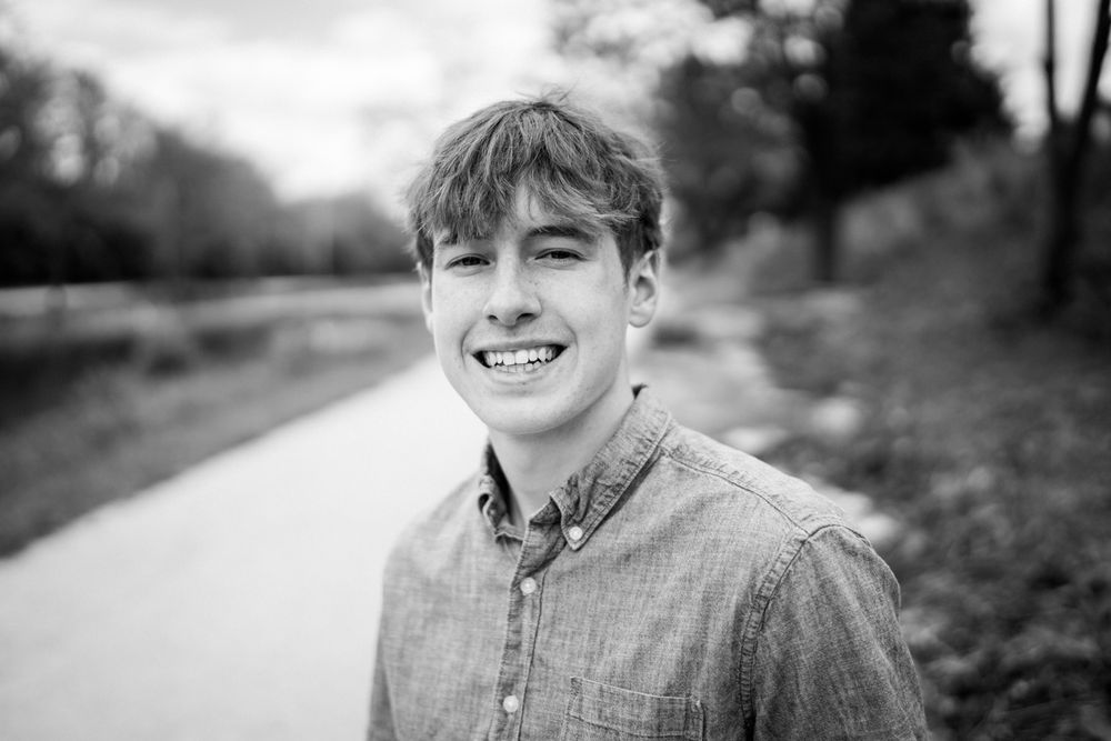 High school senior portraits in Lemont, Illinois. Two Birds Photography.