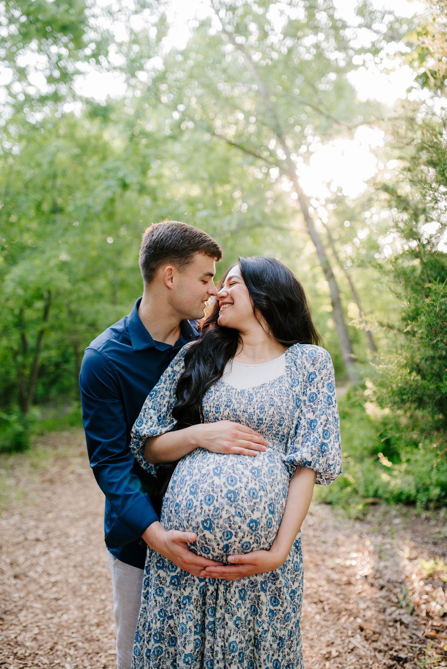 Maternity pregnancy photo session in Sedgwick County Park, family pictures in Wichita, KS, by Jessica Nadine Photography